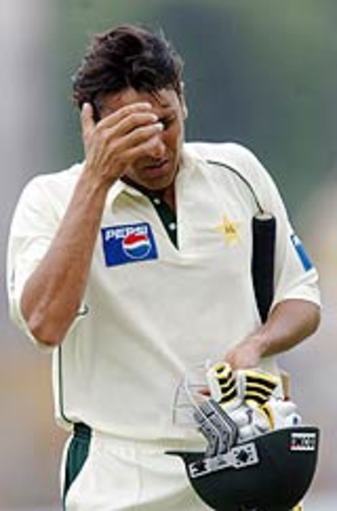 Younis Khan disappointed with his dismissal, India v Pakistan, 2nd Test, Kolkata, March 18, 2005