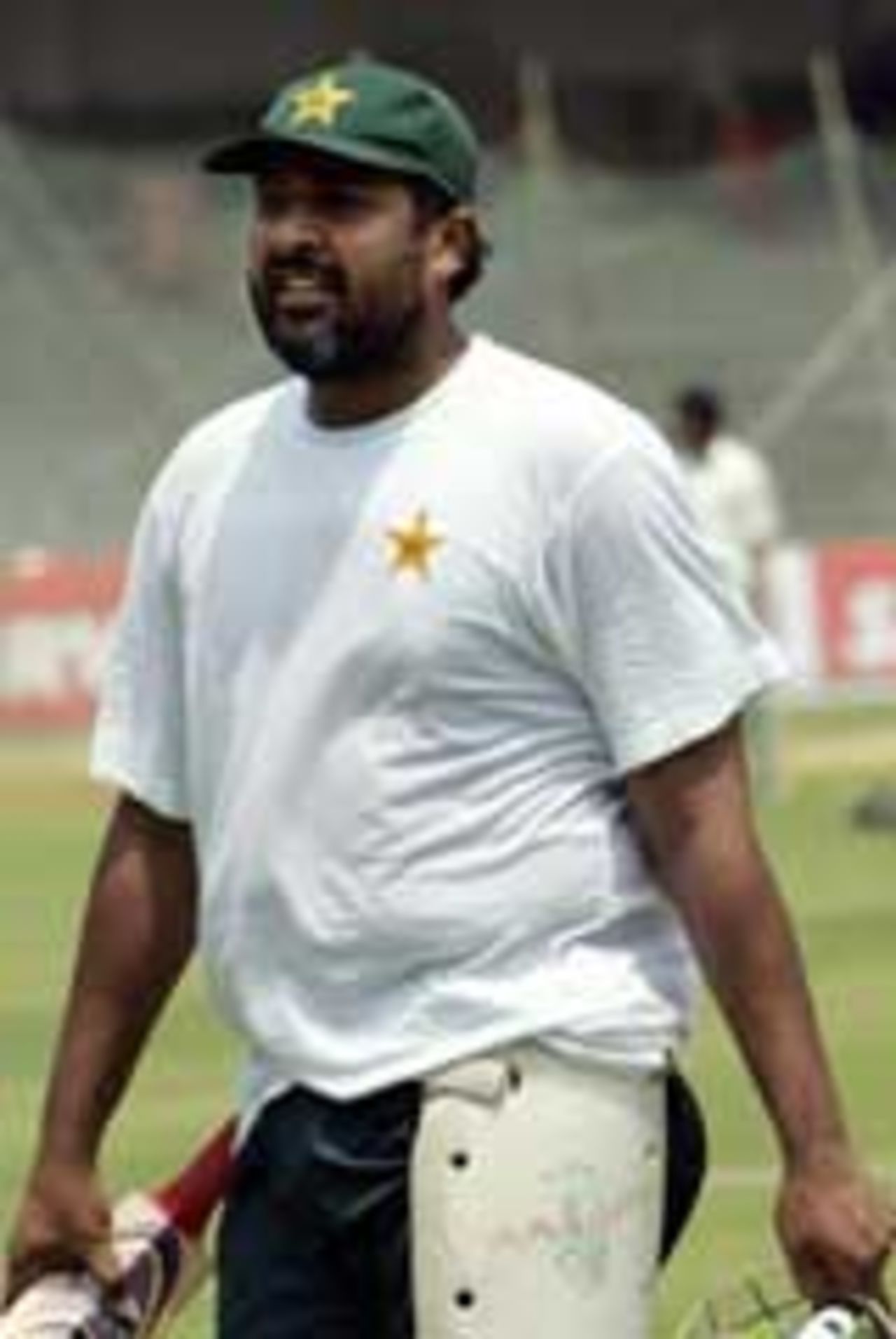 Inzamam-ul-Haq limbers up before his 100th Test, Bangalore, March 23, 2005