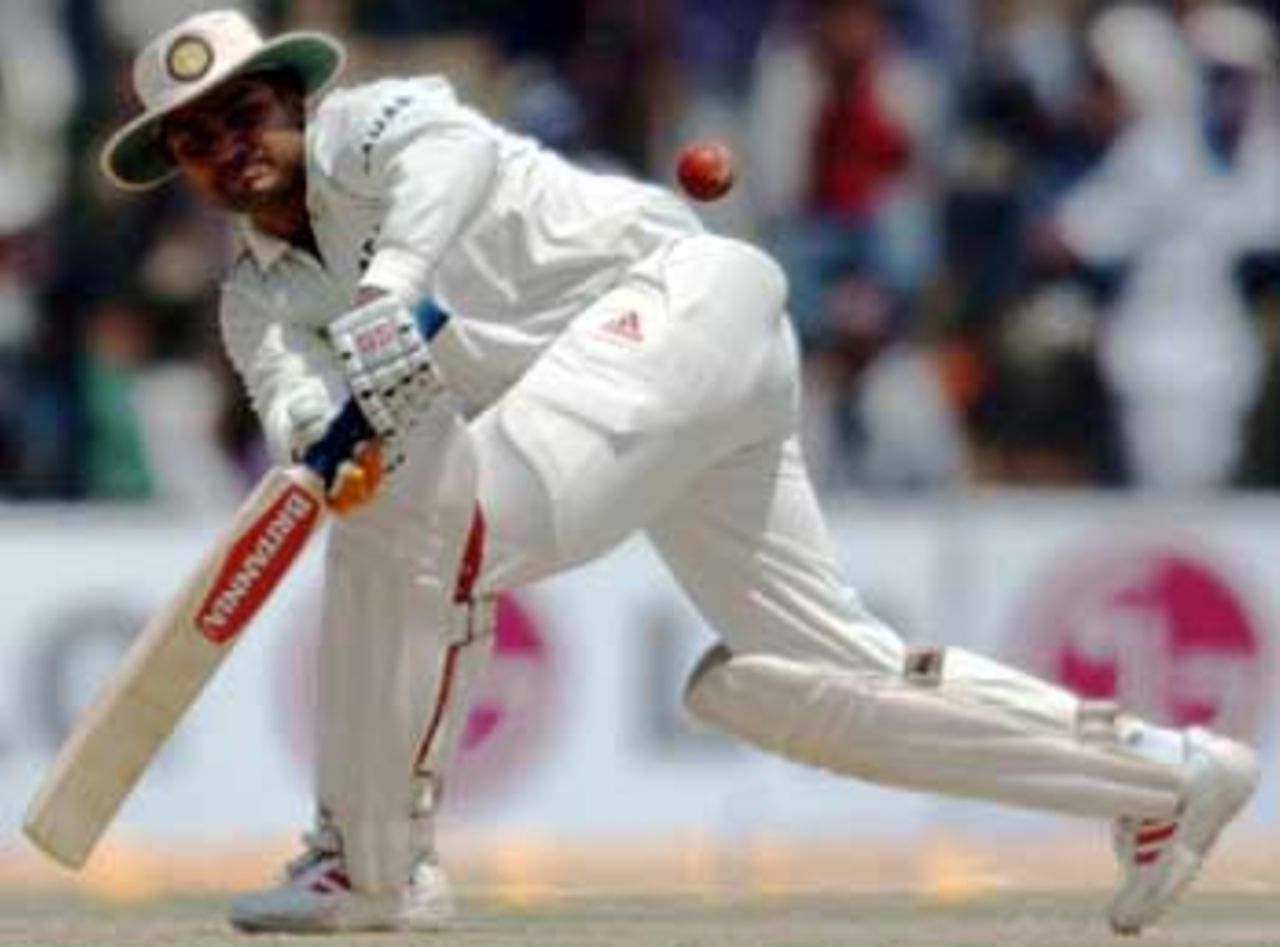 Virender Sehwag attacked even when the bowling was restrictive, peppering the on-side, India v Pakistan, 3rd Test, Bangalore, 3rd day, March 24, 2005