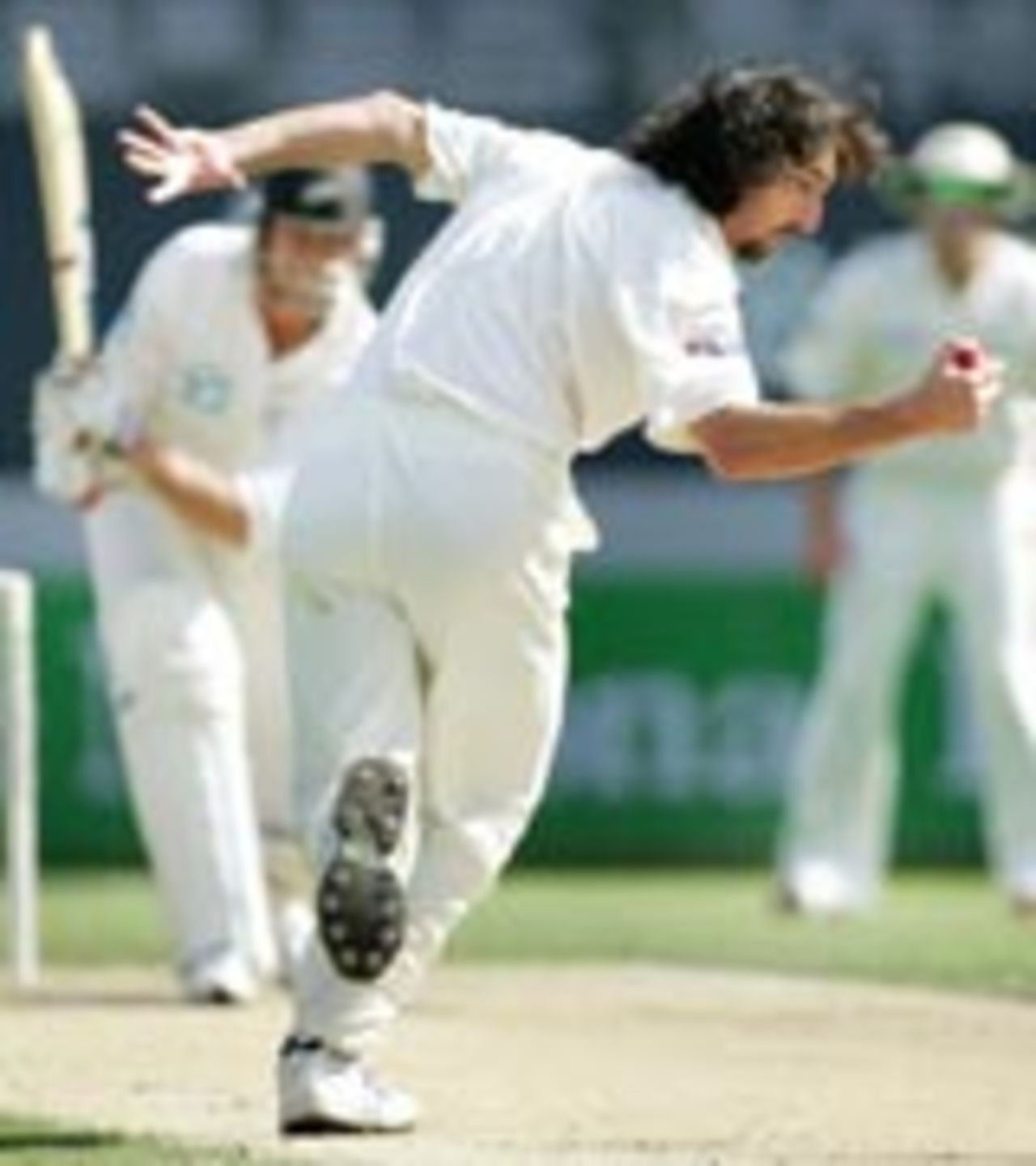 Jason Gillespie takes an incredible catch to dismiss Stephen Fleming, New Zealand v Australia, 3rd Test, Auckland, 4th day, March 29, 2005