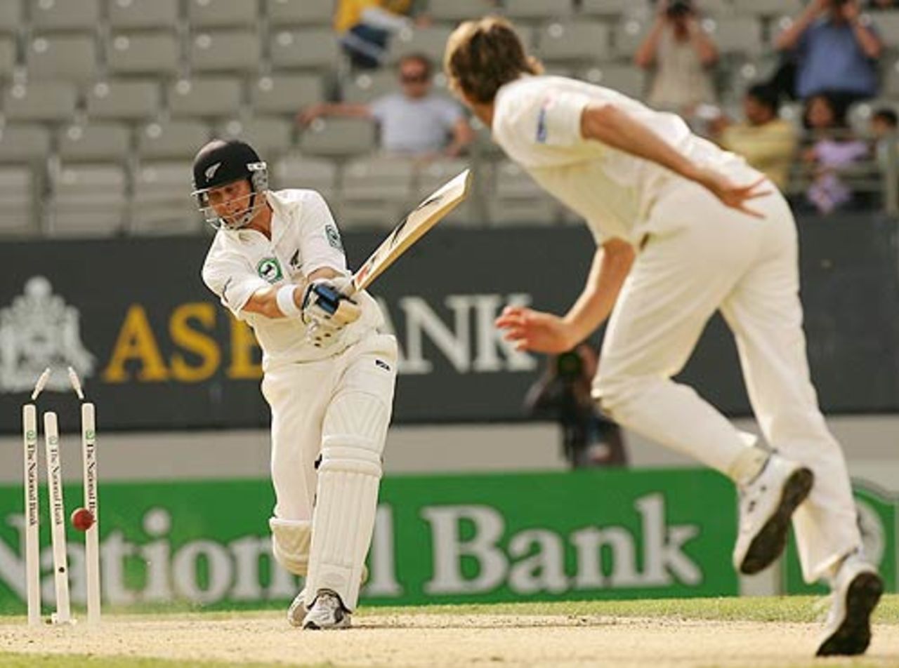 Paul Wiseman's bails go flying, and Glenn McGrath has Test wicket no. 499, New Zealand v Australia, 3rd Test, Auckland, 4th day, March 29, 2005
