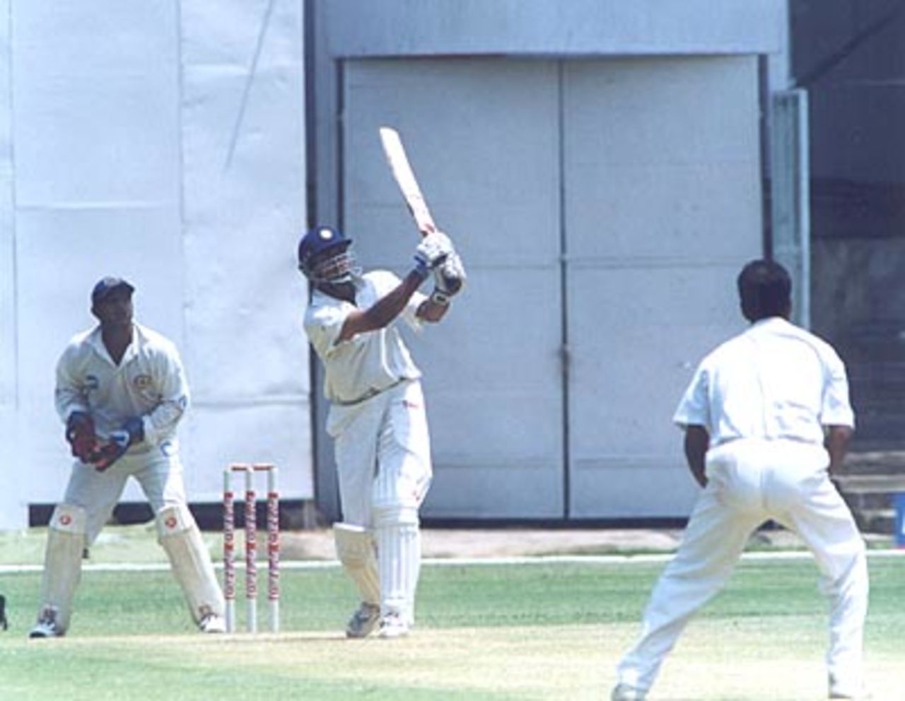 VVS Laxman lofting Sunil Joshi, Karnataka v Hyderabad Ranji Trophy Semi Final (Day 2), M Chinnaswamy Stadium Bangalore, 11-15 Apr 2000.
