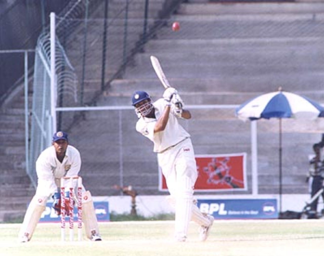 VVS Laxman lofts Sunil Joshi, Karnataka v Hyderabad, Ranji Trophy Semi Final (Day 1), M Chinnaswamy Stadium Bangalore, 11-15 Apr 2000.