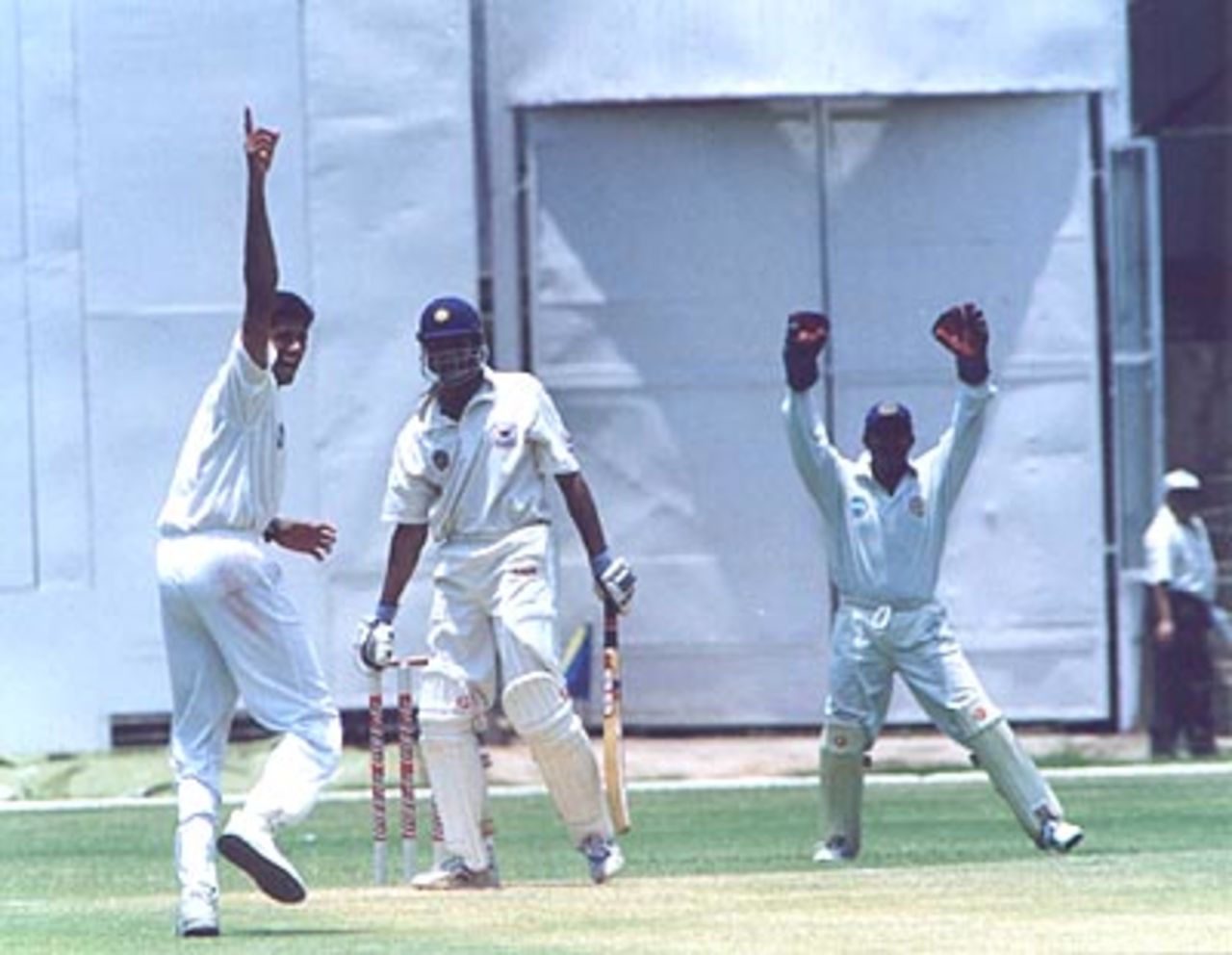 Prasad appealing in vain against Laxman for lbw, Karnataka v Hyderabad Ranji Trophy Semi Final (Day 2), M Chinnaswamy Stadium Bangalore, 11-15 Apr 2000.