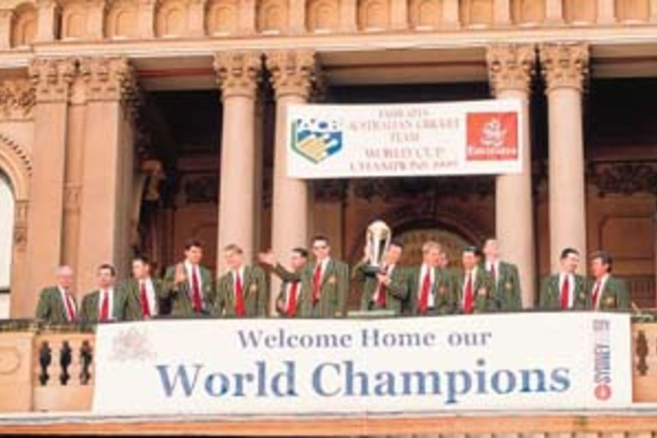 The 1999 Australian World Cup team show the World Cup trophy to the Sydney crowd on the steps of town hall, June 1999