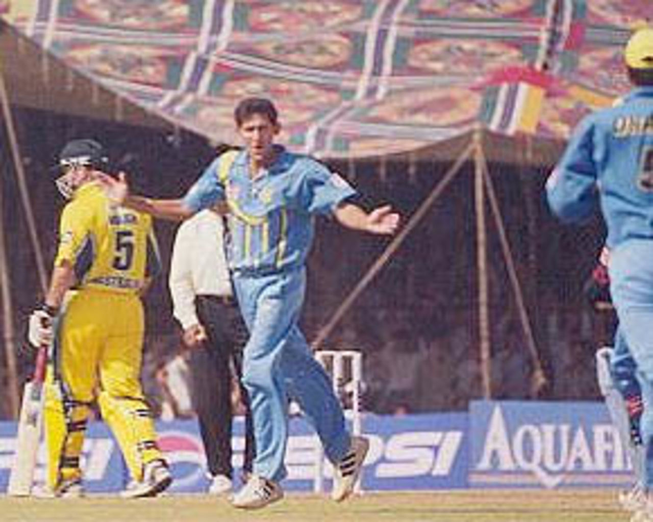 31 March 2001: Australia in India, 2000/01, 3rd One-Day International, India v Australia, Nehru Stadium, Indore.