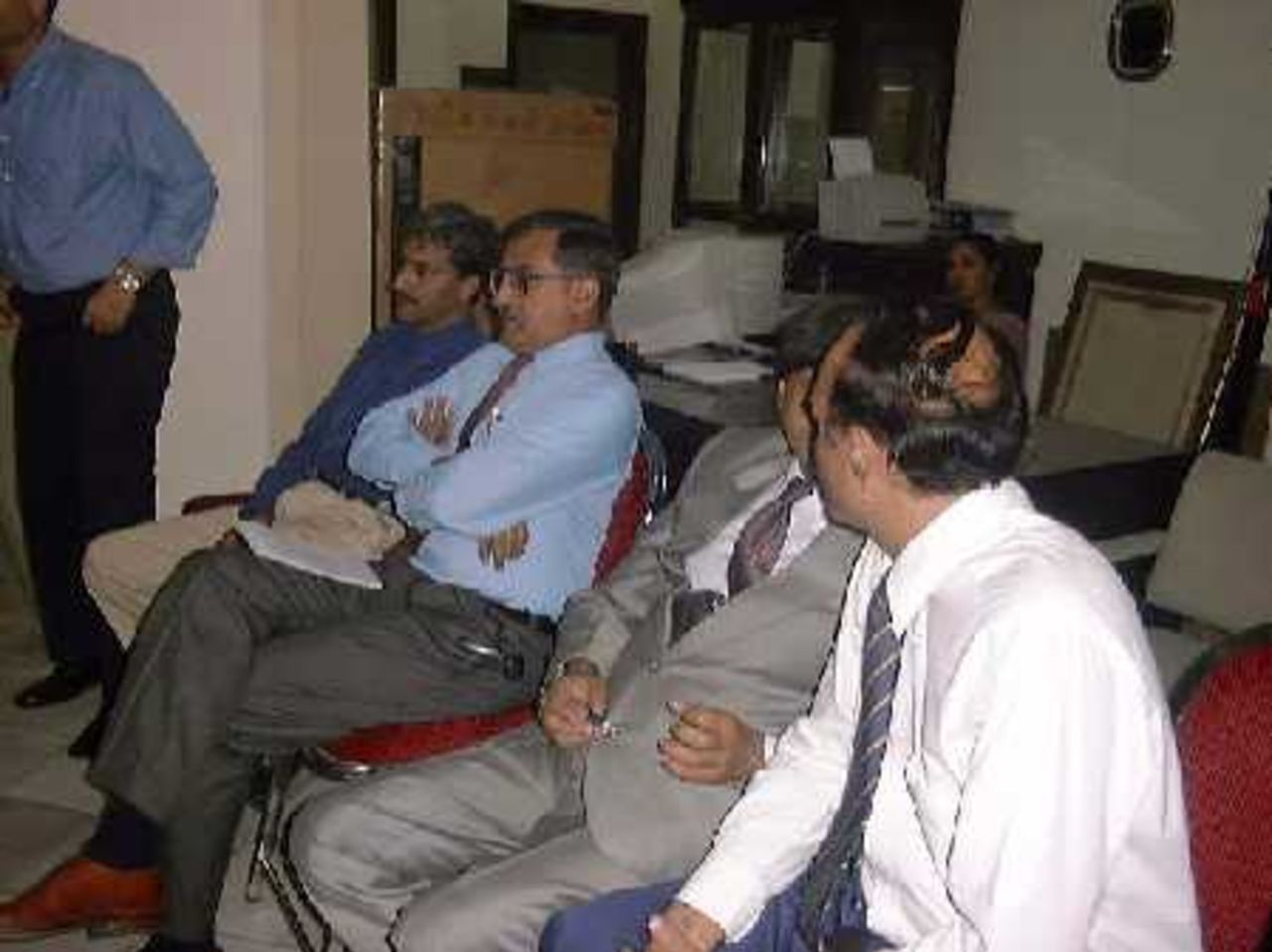 A `journalistic' view of the PCB Press Conference at Qadaffi Stadium, Lahore April 3, 2001