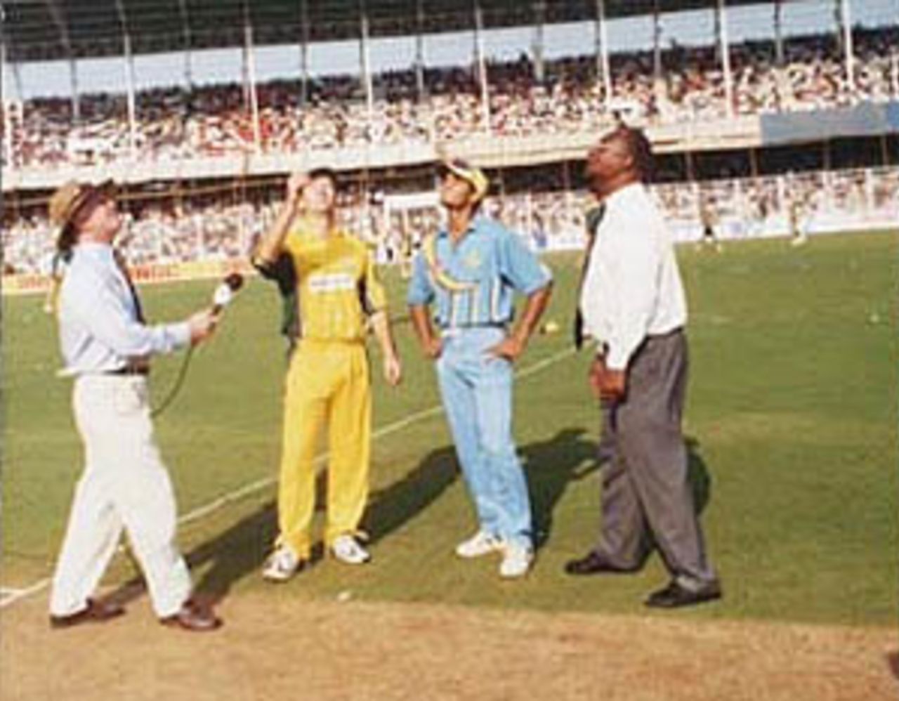 06 Apr 2001: Australia in India, 2000/01, 5th One-Day International, India v Australia, Nehru Stadium, Fatorda, Margao