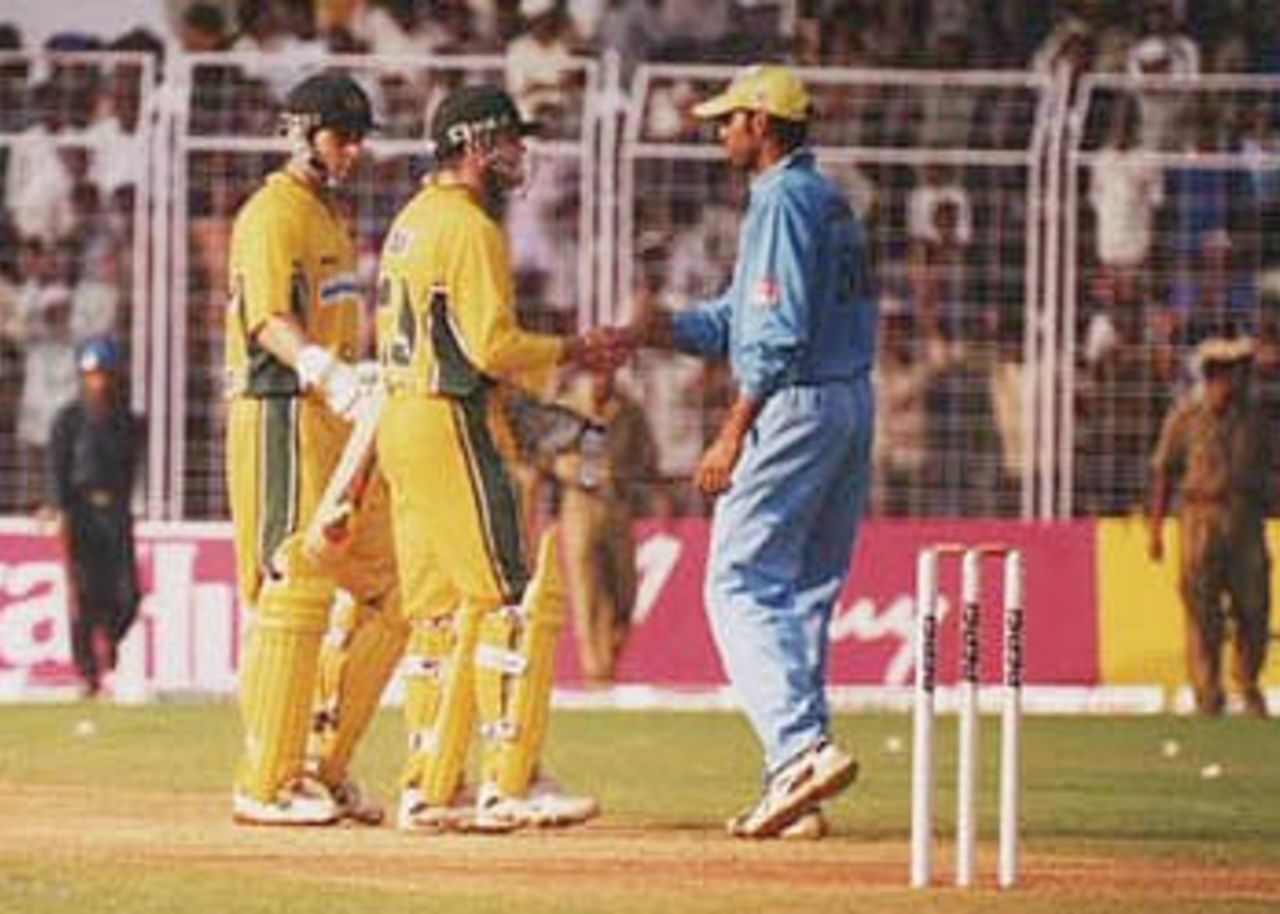 06 Apr 2001: Australia in India, 2000/01, 5th One-Day International, India v Australia,  Nehru Stadium, Fatorda, Margao