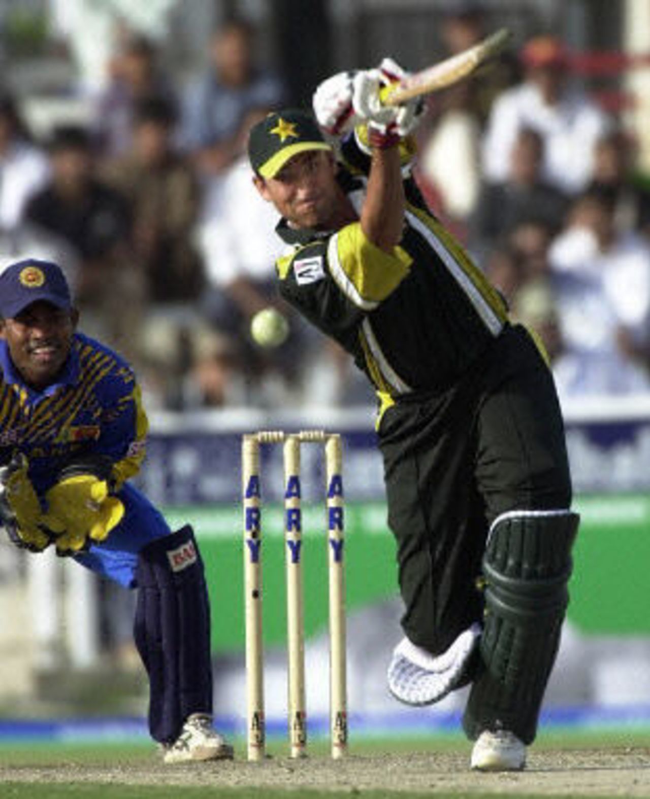 Younis Khan hits a six, off Russel Arnold, ODI 1 at Sharjah, Pakistan v Sri Lanka, 9 April 2001