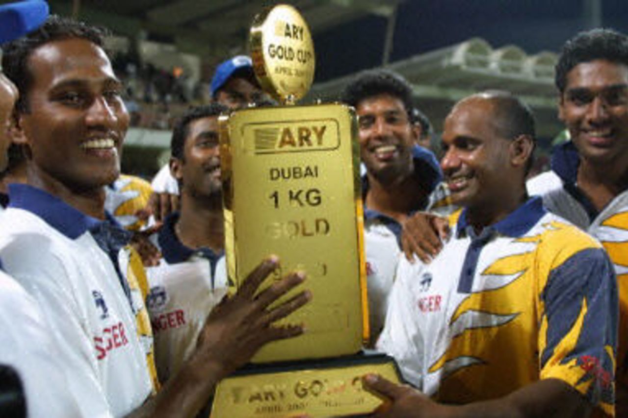 Sri Lanka cricket team teammates hold up the ARY Gold Cup, Final at Sharjah, Pakistan v Sri Lanka, 20 April 2001