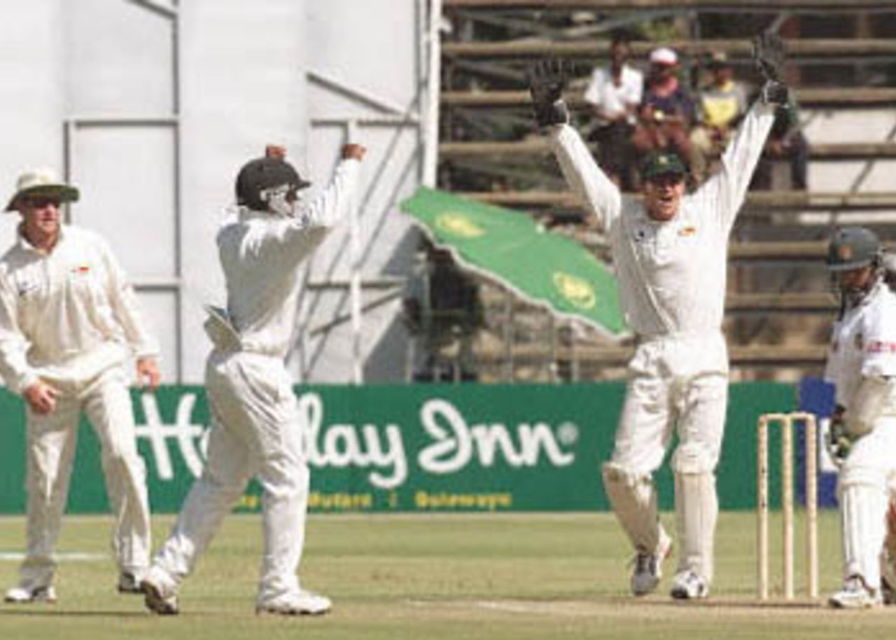 Bangladesh in Zimbabwe, 2000/01, 2nd Test, Zimbabwe v Bangladesh, Harare Sports Club, 26-30 April 2001 (Day 4).