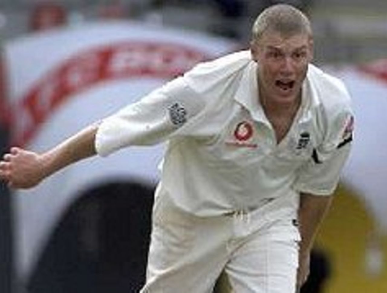 Andrew Flintoff bowling, New Zealand tour 2001-02