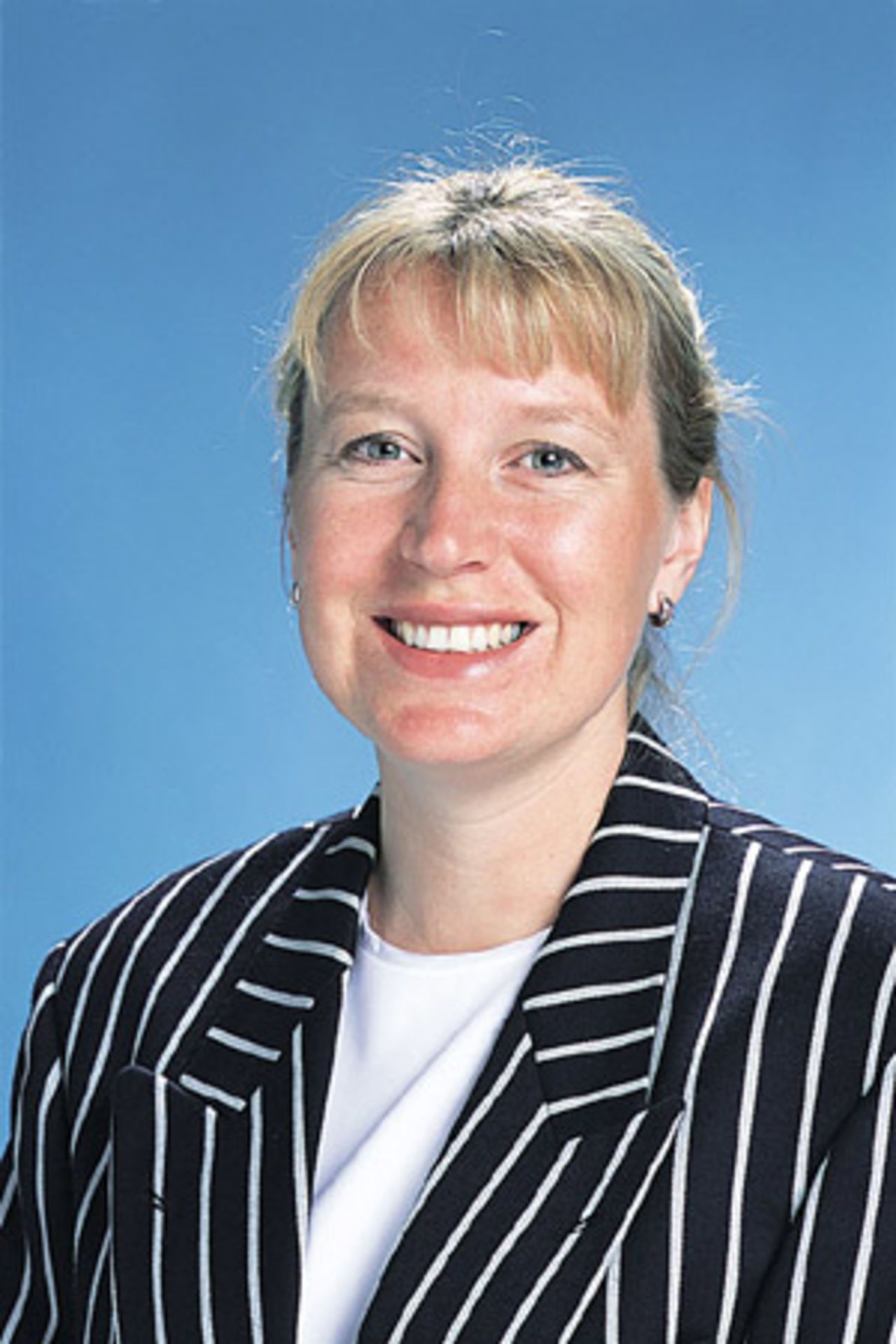 Portrait of Nicola Payne - New Zealand women's player in the 2001/02 season.