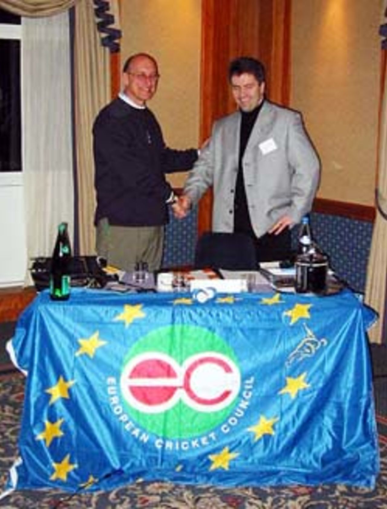 EDM, Ian Stuart, with Andrew Armitage, Chairman Finnish Cricket Association