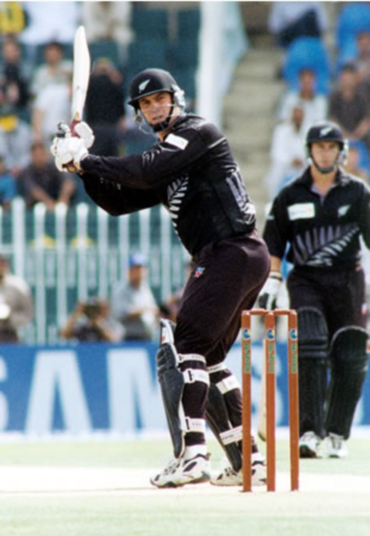 Matt Horne flicks one to fine leg - 2nd ODI at Rawalpindi, New Zealand v Pakistan, 24 Apr 2002