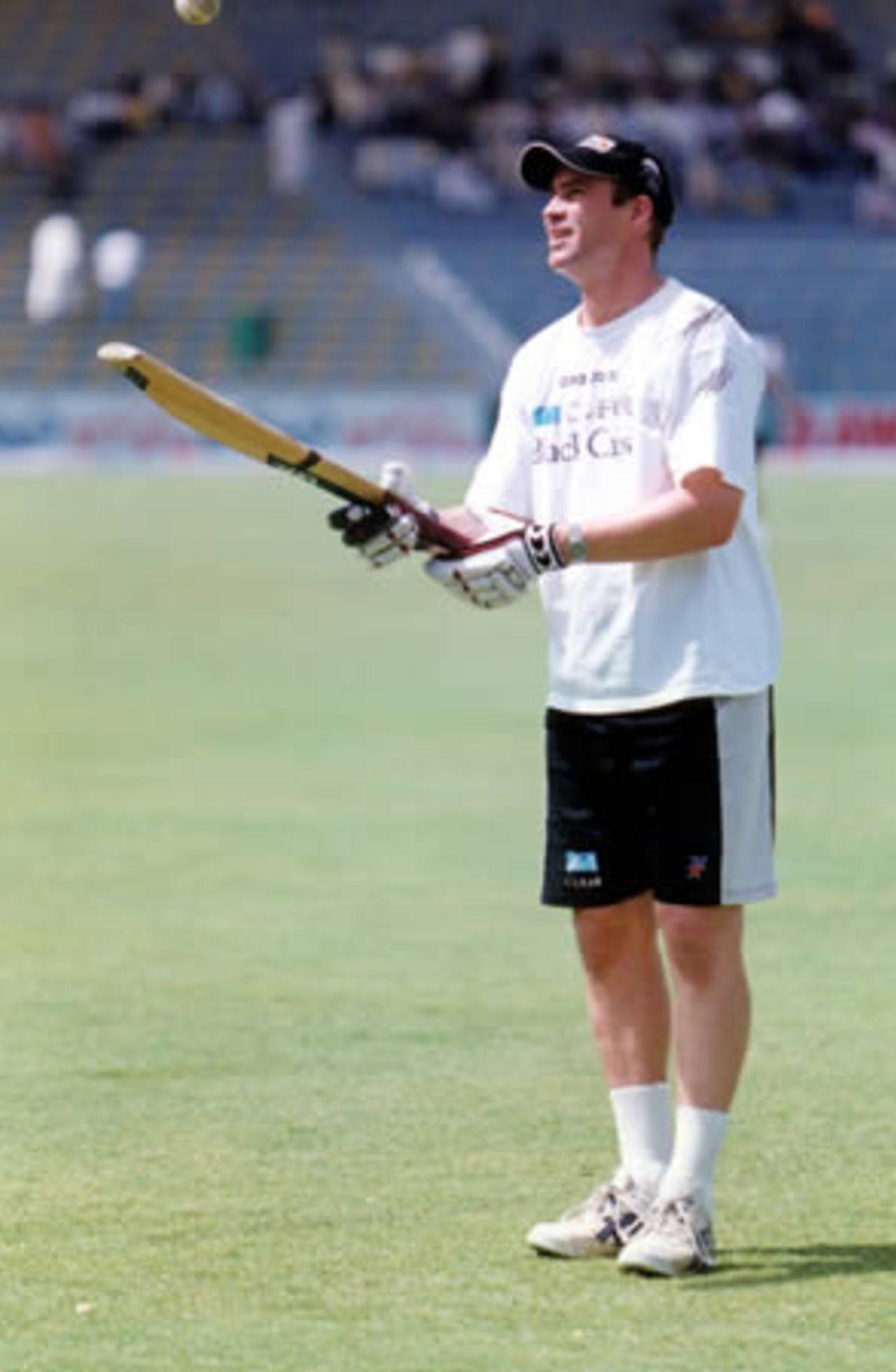 Matt Horne before the match - 3rd ODI at Lahore, New Zealand v Pakistan, 27 Apr 2002