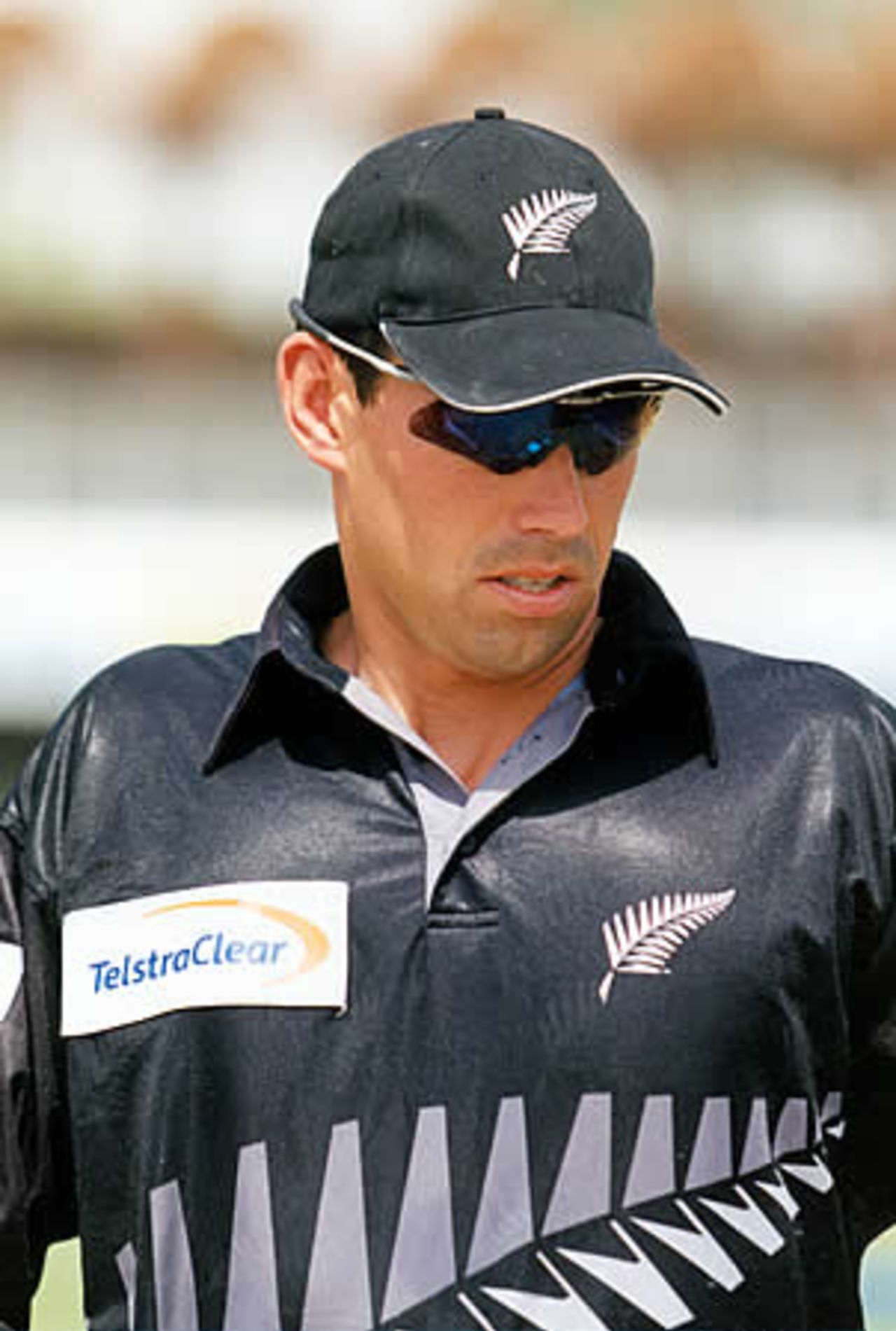 Stephen Fleming leads team out - 3rd ODI at Lahore, New Zealand v Pakistan, 27 Apr 2002
