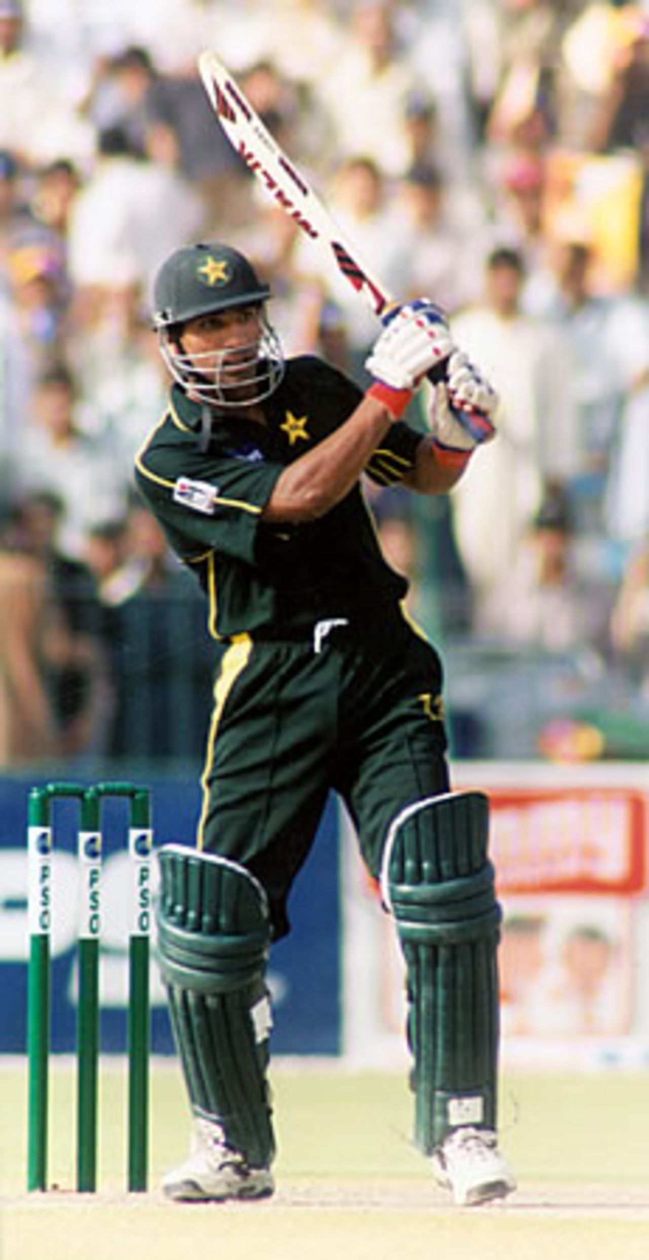 Yousuf Youhana drives off the backfoot - 3rd ODI at Lahore, New Zealand v Pakistan, 27 Apr 2002