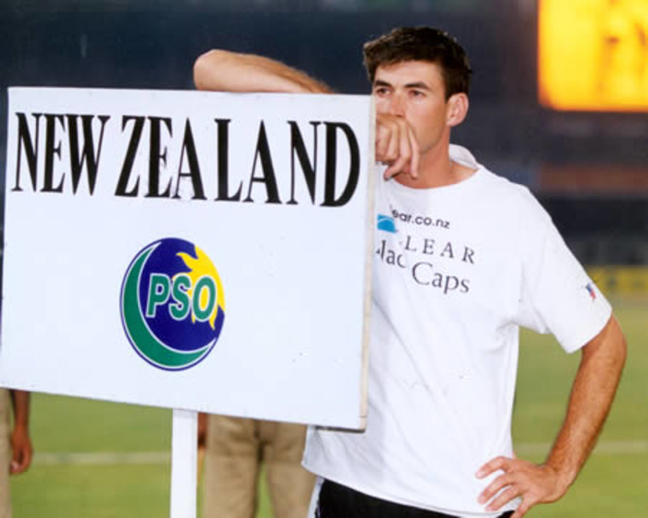 Stephen Fleming waiting for presentation ceremony - 3rd ODI at Lahore, New Zealand v Pakistan, 27 Apr 2002
