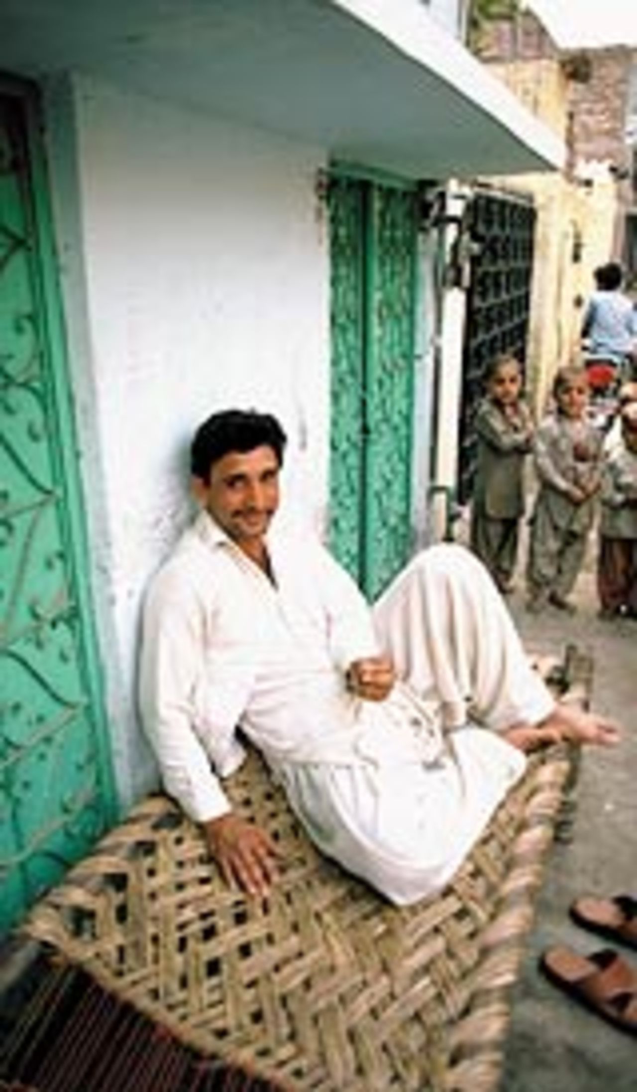 Abdul Qadir relaxes at home, Lahore, August 2, 2000