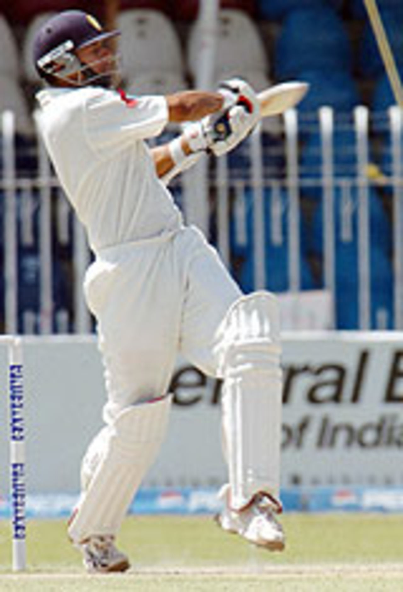 Rahul Dravid pulls, Pakistan v India, 3rd Test, Rawalpindi, 3rd day, April 15, 2004