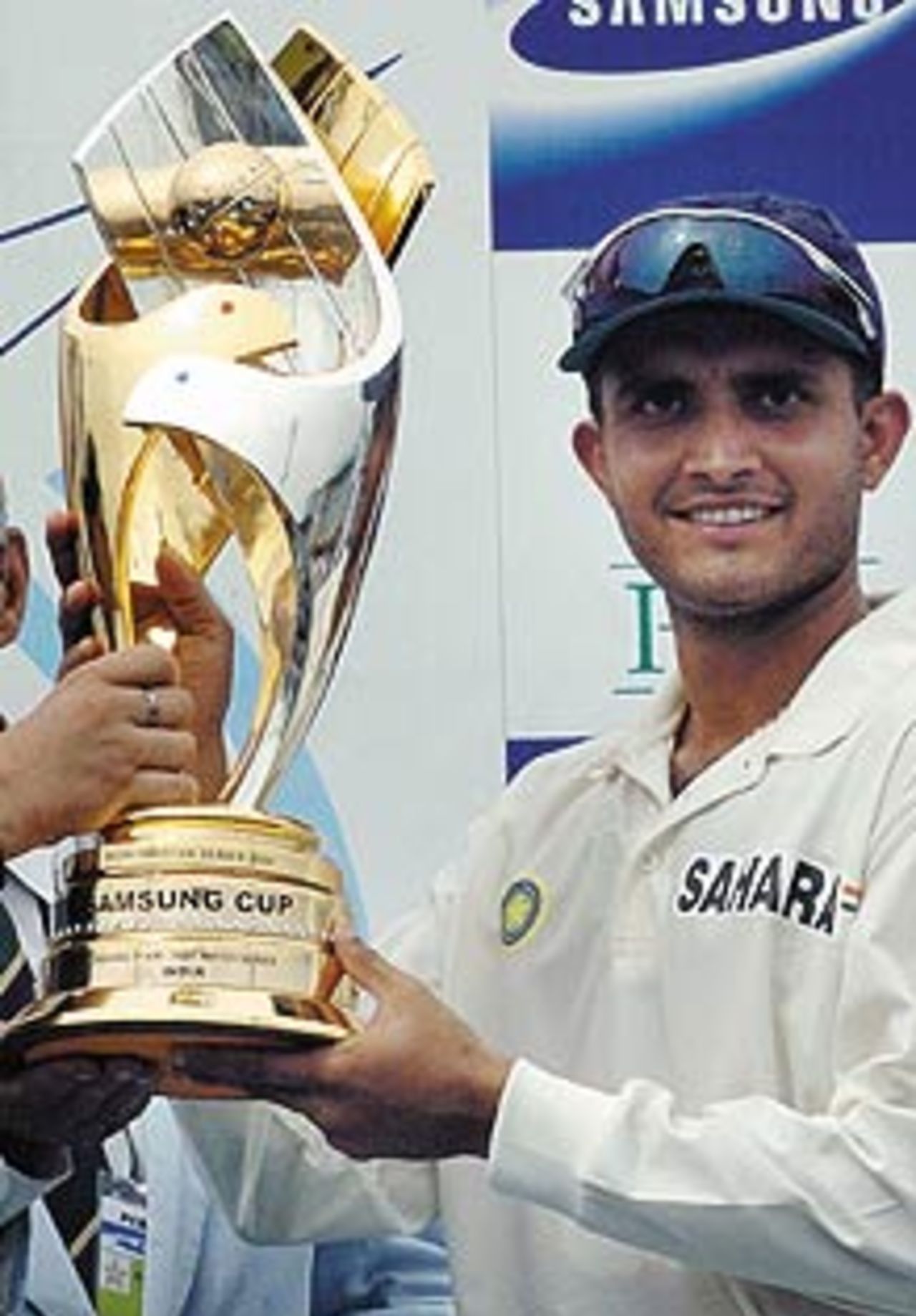 Sourav Ganguly receives the trophy after the series win, Pakistan v India, 3rd Test, Rawalpindi, 4th day, April 16, 2004