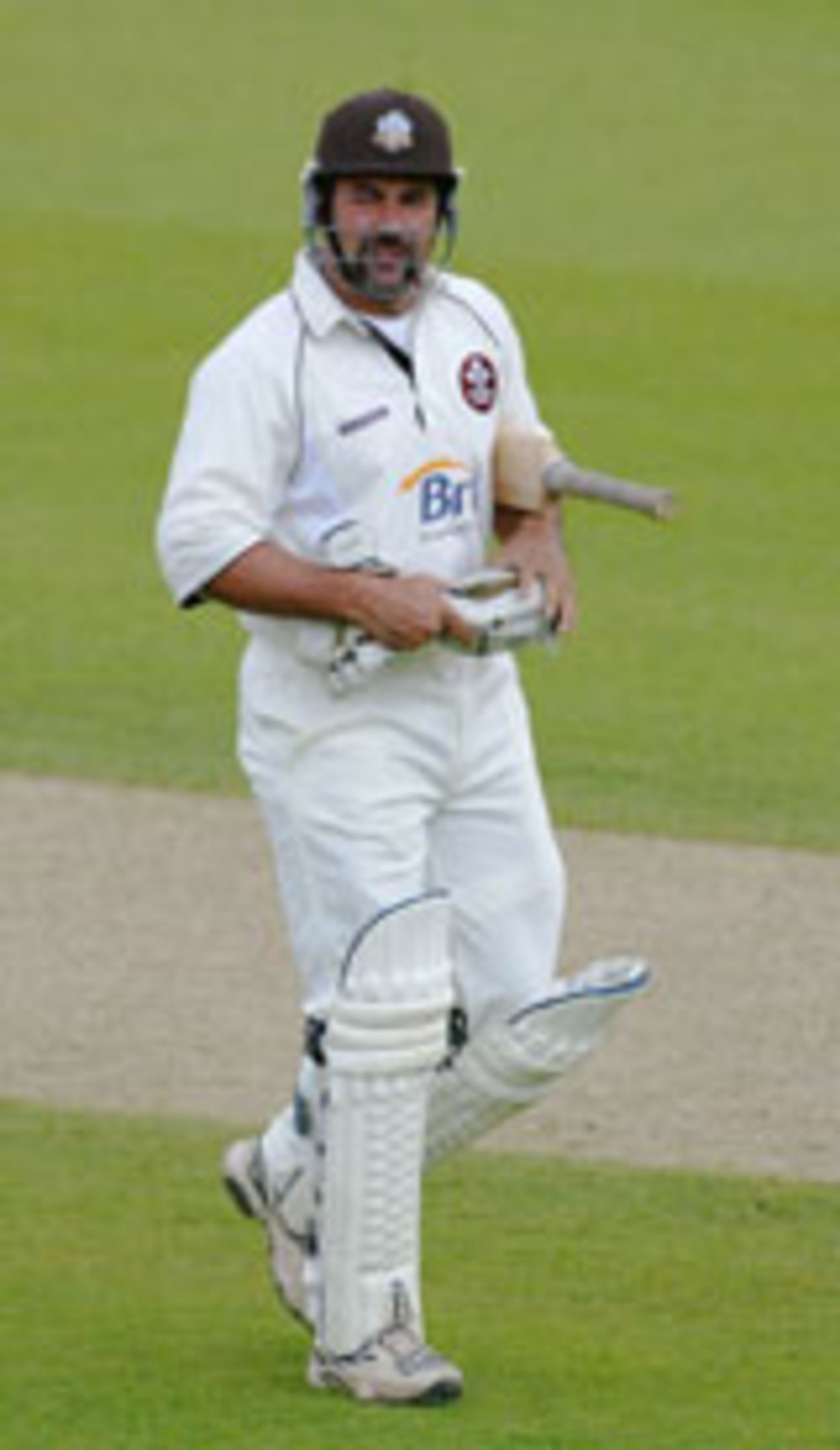 Adam Hollioake walks off, Surrey v Sussex, County Championship, The Oval, April 16, 2004