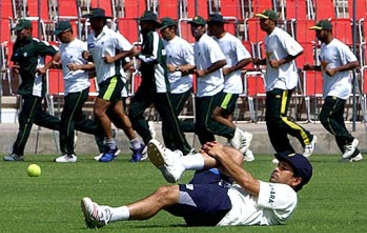 Players from Pakistan and India train before the first Test, and their first series against each other in Pakistan since 1989, Pakistan v India, 1st Test, March 26, 2004