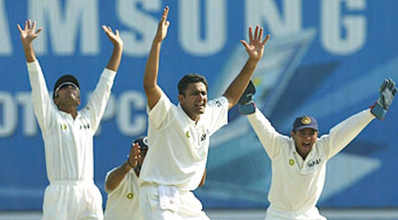 No tenners, but a five-for will do just fine - Anil Kumble runs through Pakistan's second innings, Pakistan v India, 1st Test, Multan, 4th day, March 31, 2004