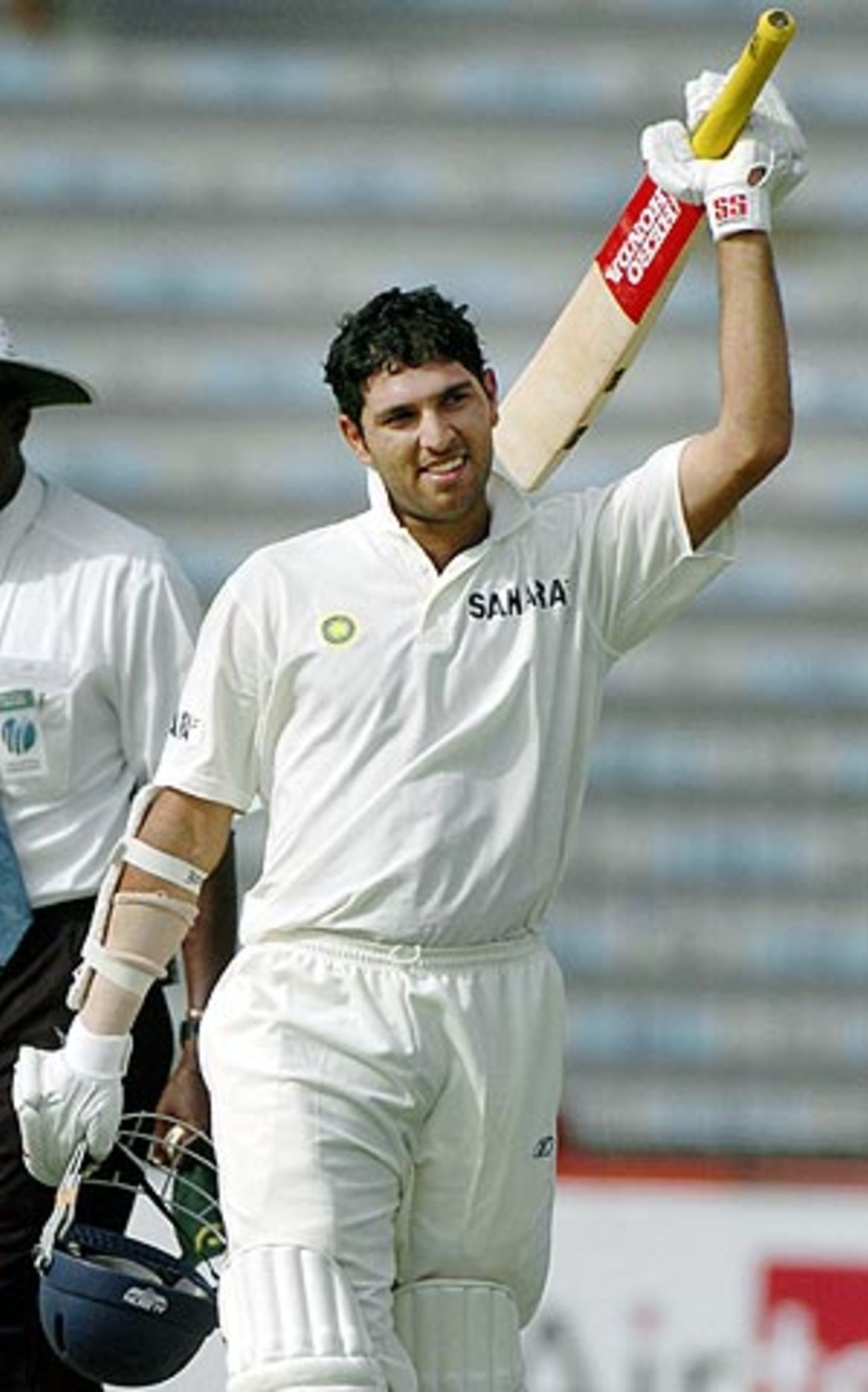 Yuvraj Singh announces his Test talent with a century off only 110 balls, Pakistan v India, 2nd Test, Lahore, 1st day, April 5, 2004
