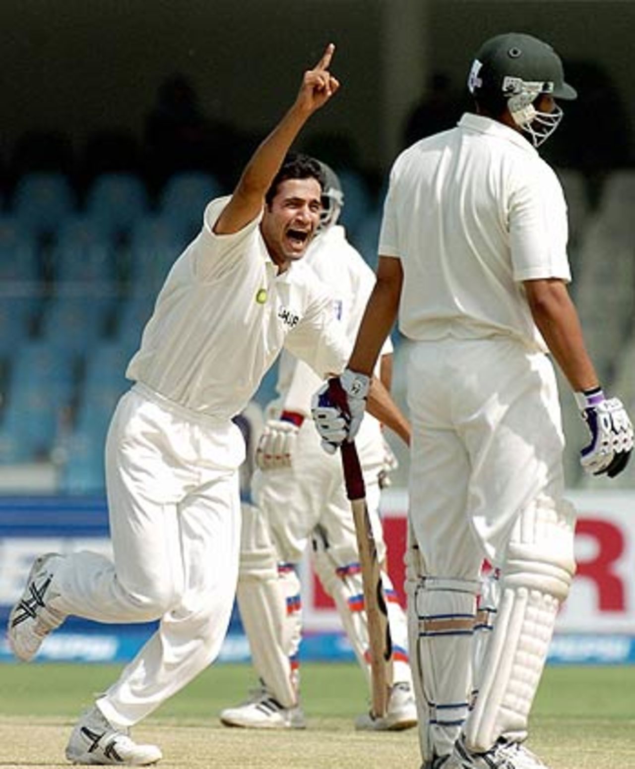 Irfan Pathan traps Inzamam-ul-Haq in front of the wickets, Pakistan v India, 2nd Test, Lahore, 3rd day, April 7, 2004