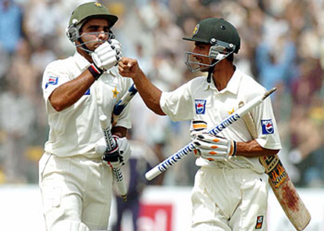 Pakistan draw level, and the decider is at Rawalpindi, Pakistan v India, 2nd Test, Lahore, 4th day, April 8, 2004