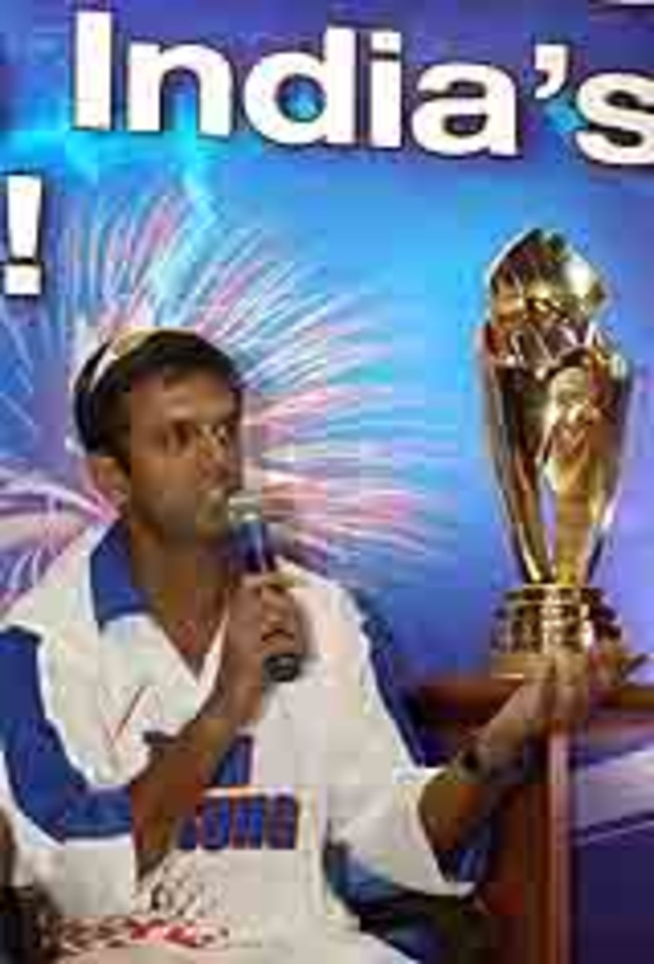 Rahul Dravid with the Samsung Cup at a function in Delhi, April 24, 2004