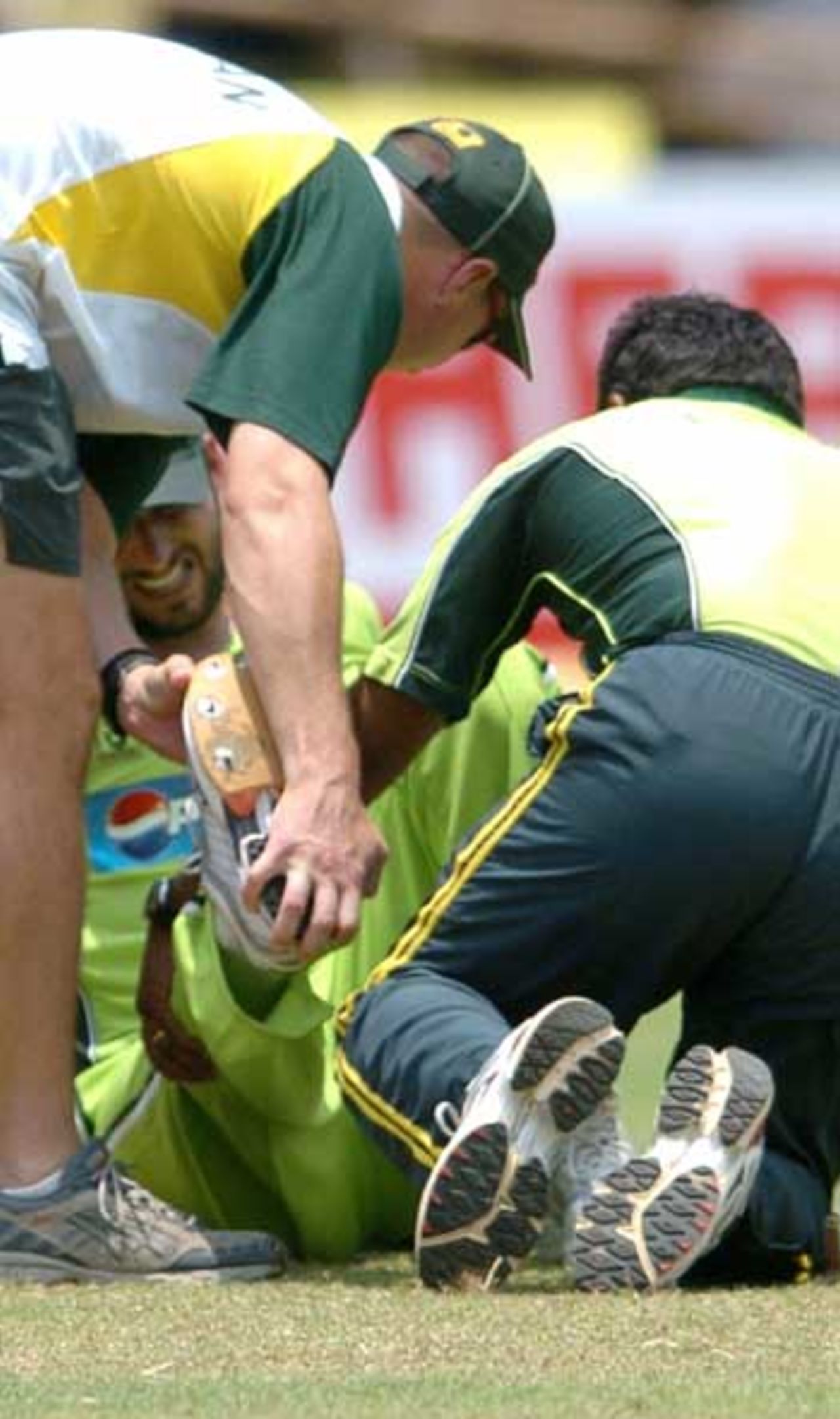 The heat and humidity claimed many victims on the day, India v Pakistan, 1st ODI, Kochi, April 2, 2005