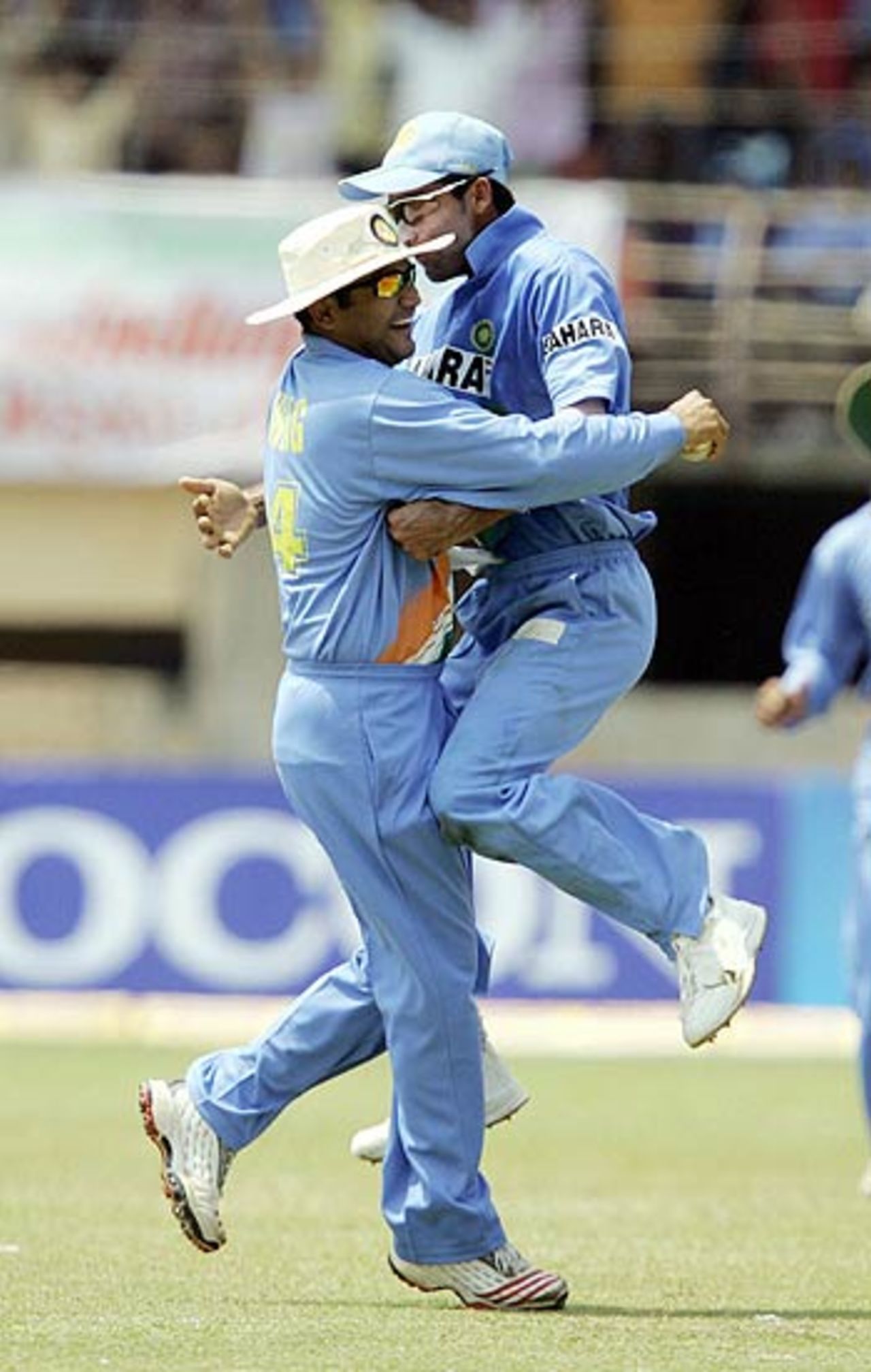 My brother Viru, Mohammad Kaif suitably delighted with Virender Sehwag's outstanding effort in the field, India v Pakistan, 1st ODI, Kochi, April 2, 2005