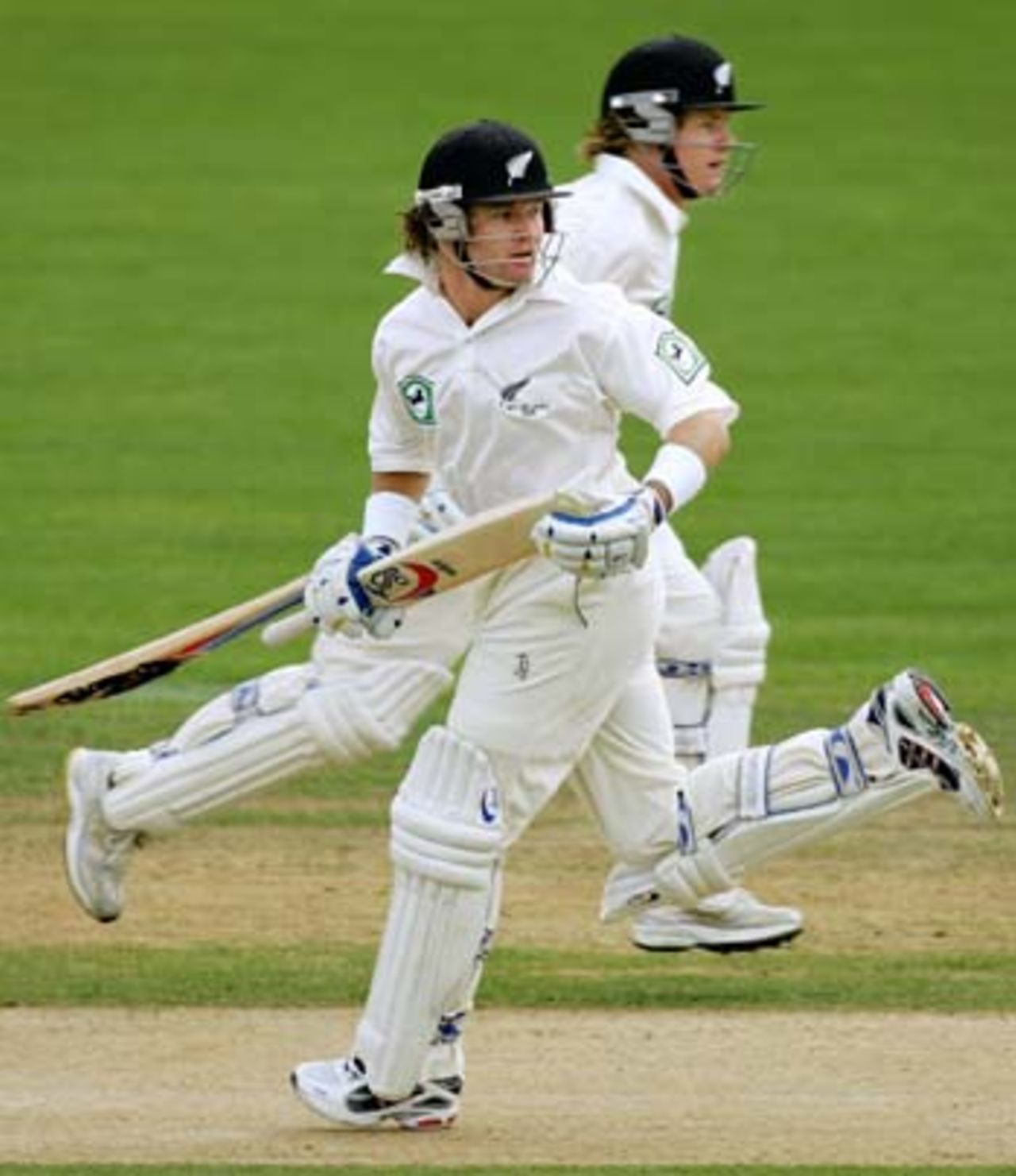 Hamish Marshall and James Marshall put on a vital partnership, Sri Lanka v New Zealand, 1st day, 1st Test, Napier, April 4, 2005