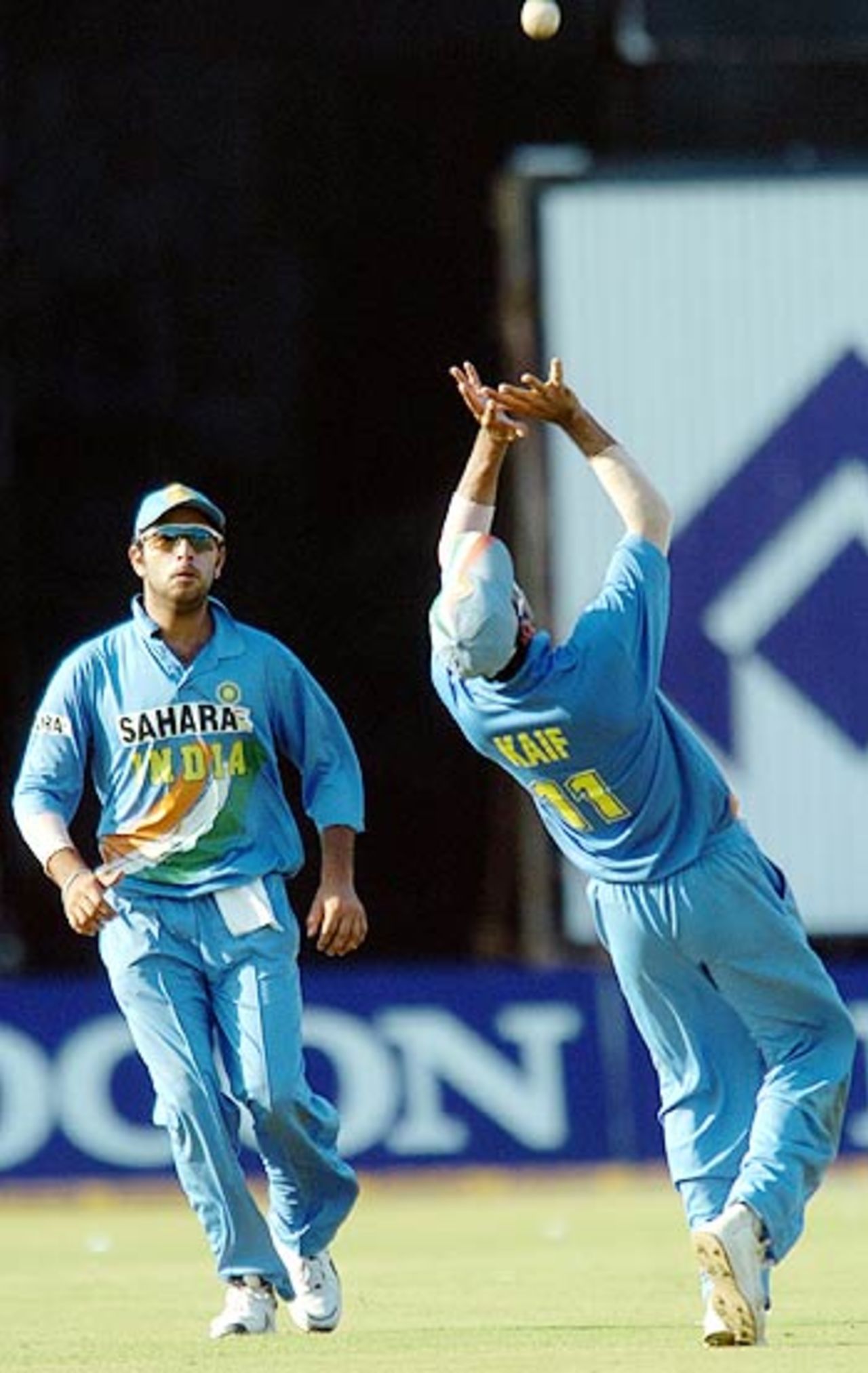 Mohammad Kaif held on to the catch to get rid of Yousuf Youhana for 71, India v Pakistan, 2nd ODI, Visakhapatnam, April 5, 2005