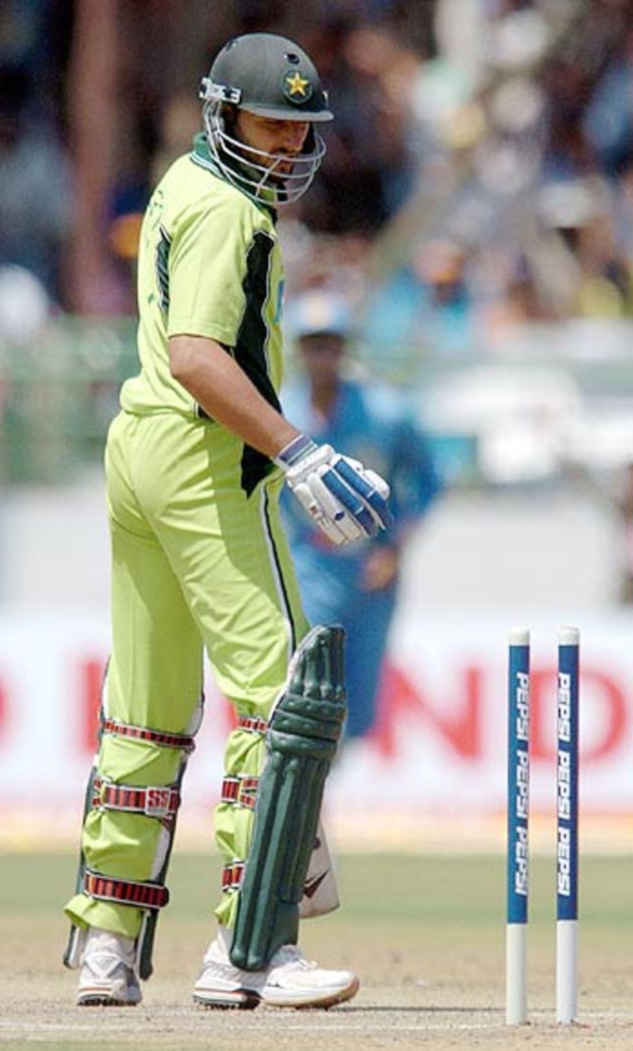 Shahid Afridi couldn't believe that his stumps were knocked over by Ashish Nehra, India v Pakistan, 2nd ODI, Visakhapatnam, April 5, 2005