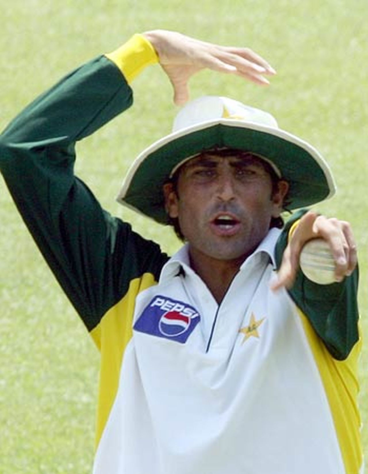 Younis Khan in the nets ahead of the third one-dayer at Jamshedpur, April 8, 2005