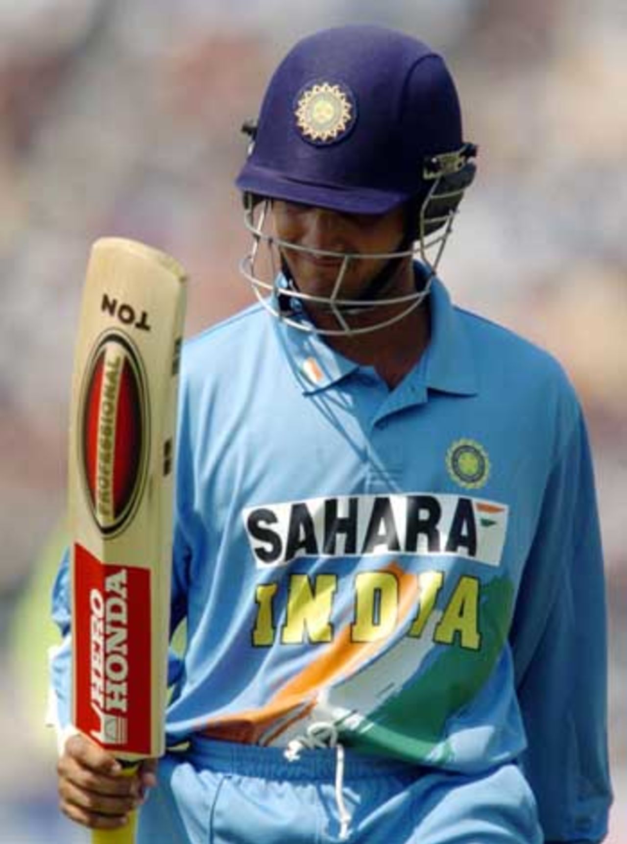 Sourav Ganguly examines his bat, India v Pakistan, 3rd ODI, Jamshedpur, April 9, 2005