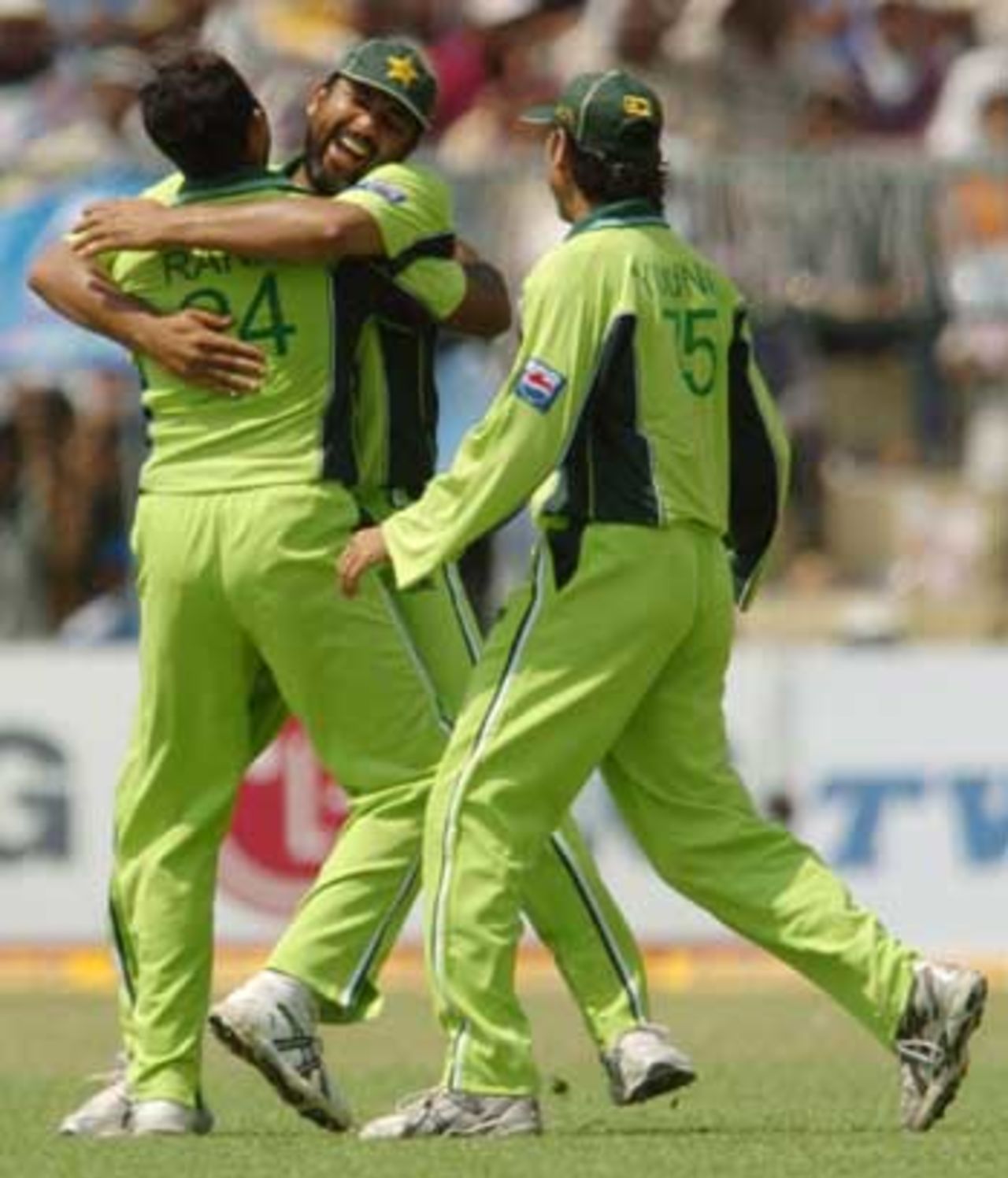 Rana Naved-ul-Hasan did a tremendous job with the ball, and Inzamam-ul-Haq appreciated that, India v Pakistan, 3rd ODI, Jamshedpur, April 9, 2005