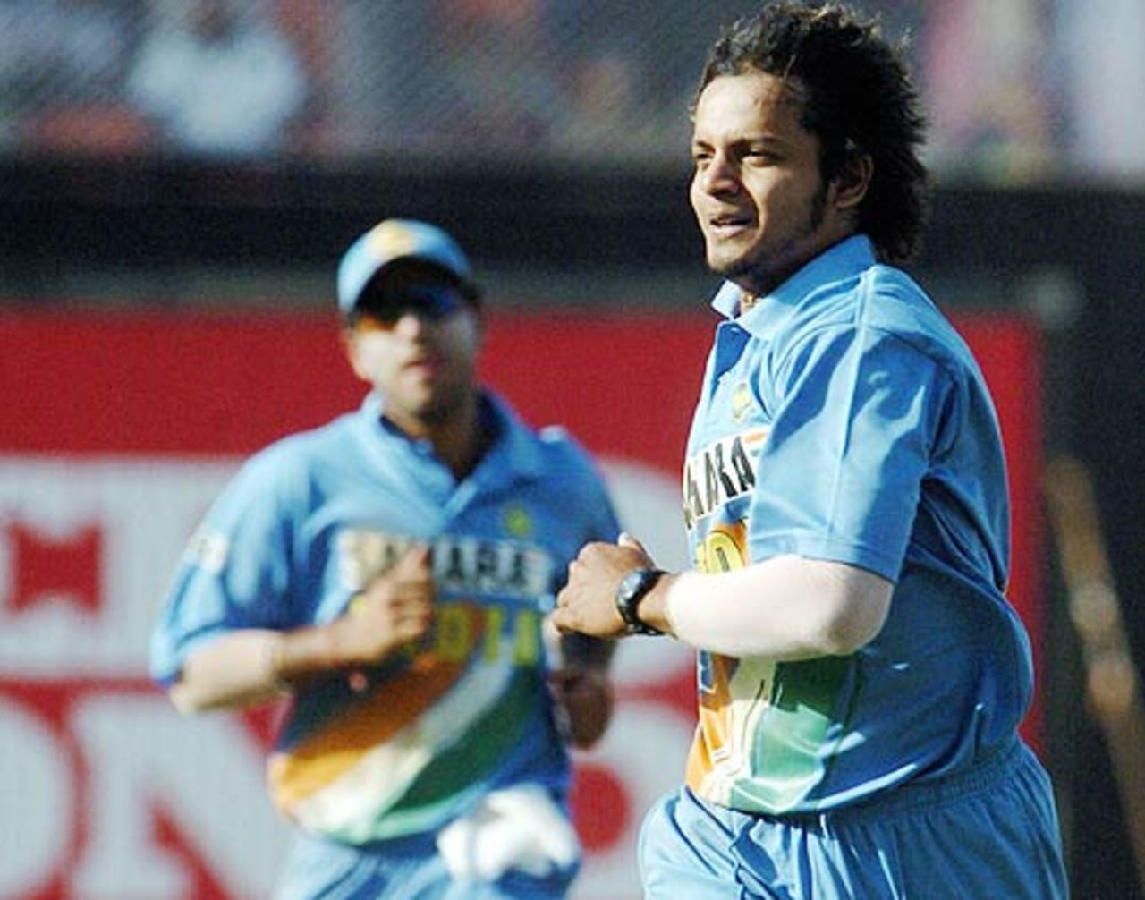 Murali Karthik ecstatic after picking up the vital wicket of Shoaib Malik, India v Pakistan, 4th ODI, Ahmedabad, April 12, 2005