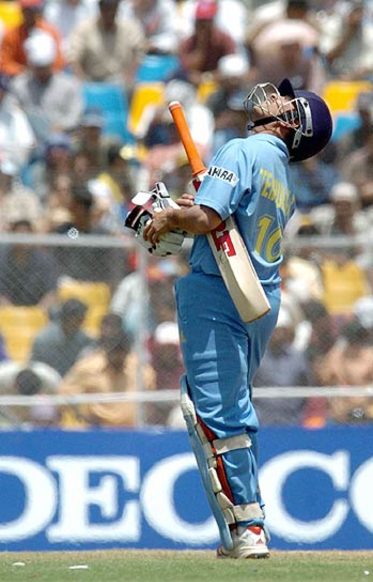 Another hundred in his kitty, another look to the heavens, India v Pakistan, 4th ODI, Ahmedabad, April 12, 2005