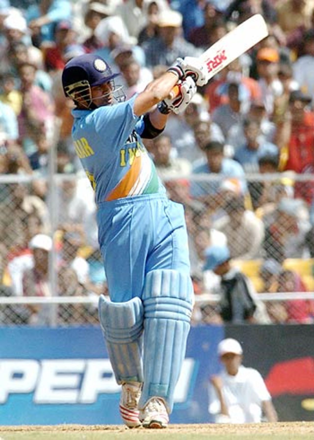 Sachin Tendulkar was back to his blazing best as he got India off to a flying start, India v Pakistan, 4th ODI, Ahmedabad, April 12, 2005