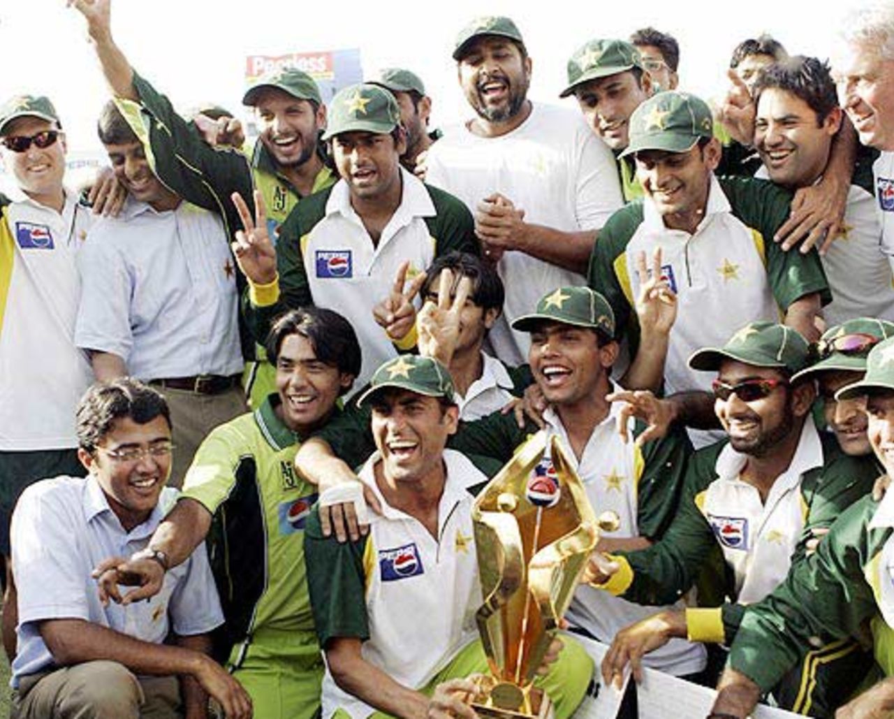 Picture Perfect: A remarkable turnaround for Pakistan's efficient crew, India v Pakistan, 6th ODI, Delhi, April 17, 2005