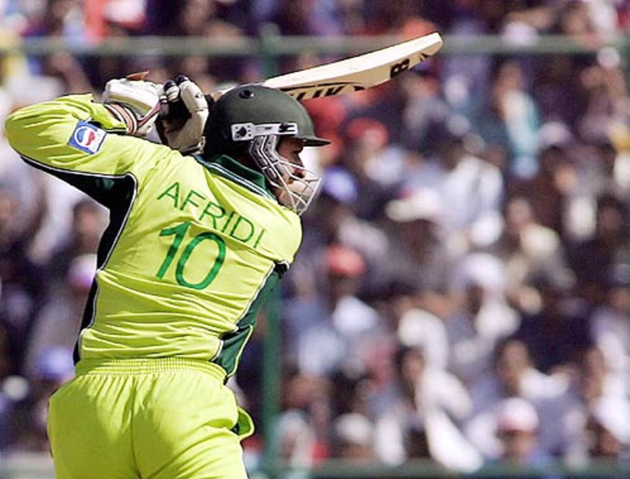 Shahid Afridi set the trend early in the innings, playing the way he knows best, 6th ODI, Delhi, April 17, 2005