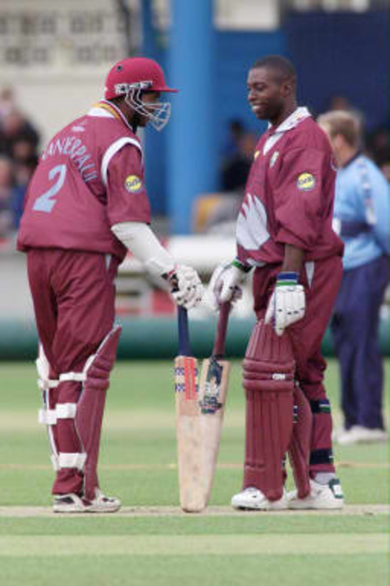 Sherwin Campbell and Shivnarine Chanderpaul discuss strategy  - World Cup warm-up match, Gloucstershire v West Indies 8 May 1999