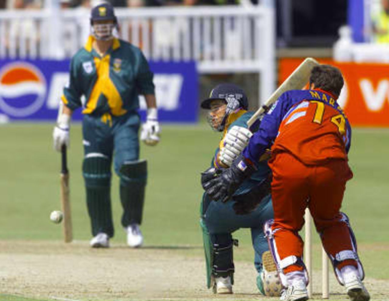Mark Boucher sweeps - World Cup warm up match, South Africa v  Kent at Canterbury 09 May 99.