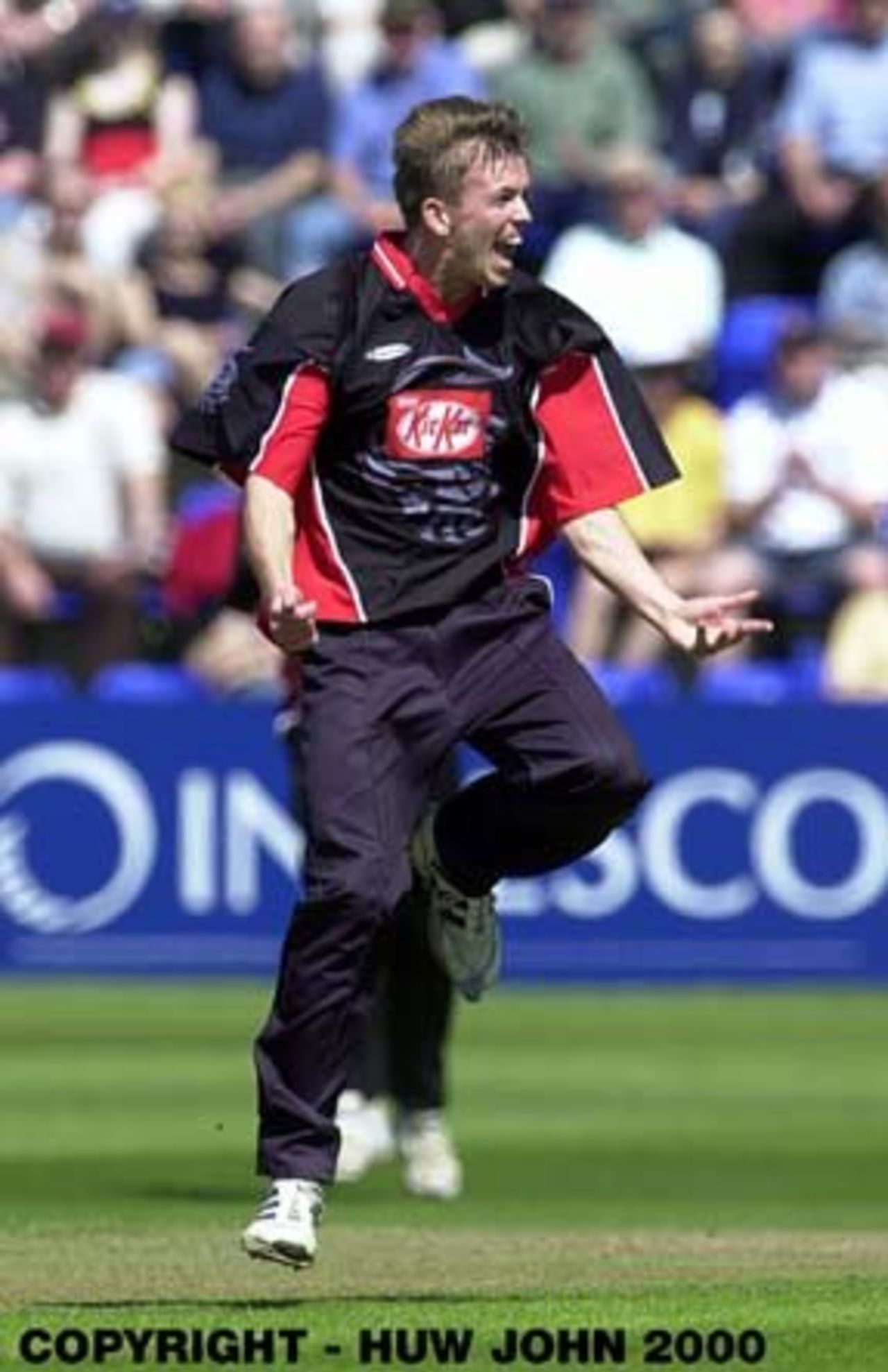 Owen Parkin dismisses Alistair Brown for 16, National League 30 Apr 2000